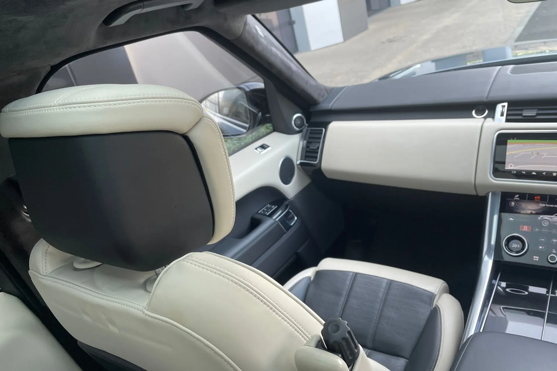 LAND ROVER RANGE ROVER SPORT thumbnail image number 51