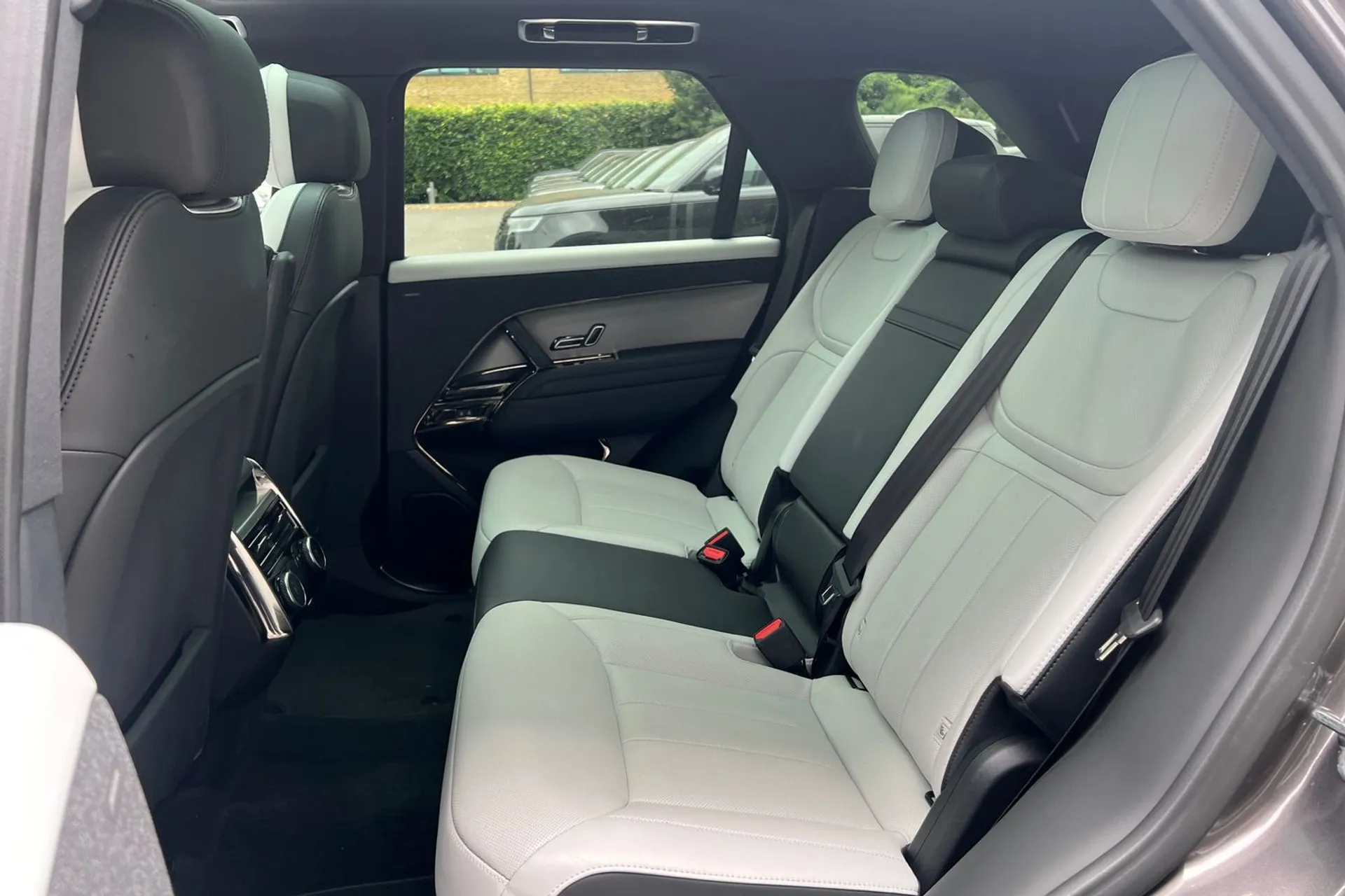 LAND ROVER RANGE ROVER SPORT thumbnail image number 45