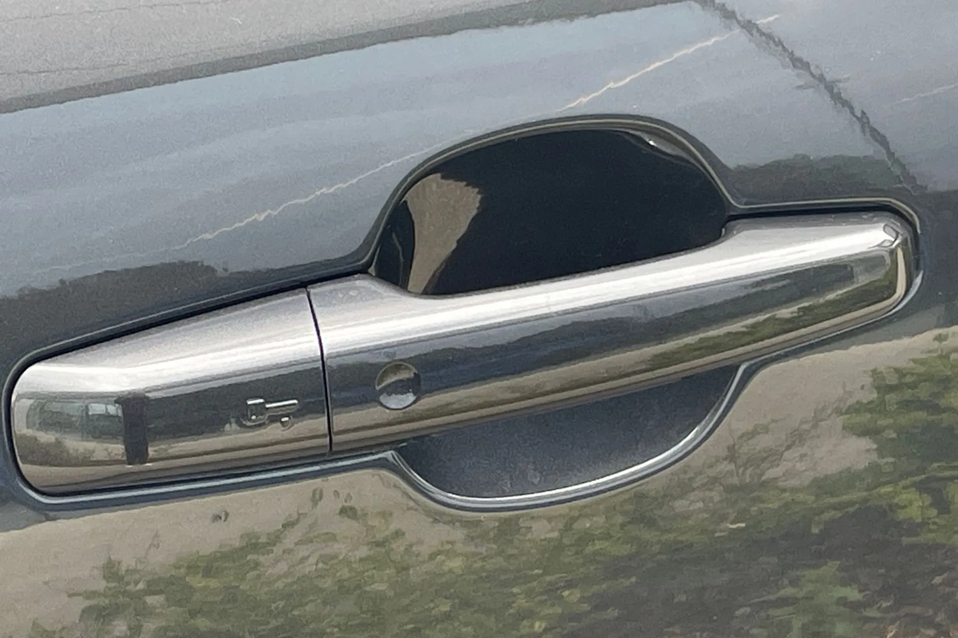 Jaguar F-PACE thumbnail image number 21