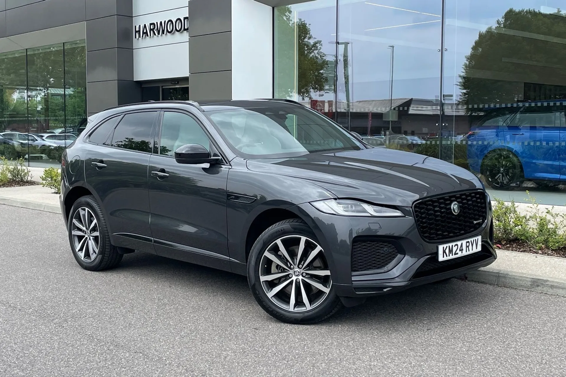 Jaguar F-PACE focused image
