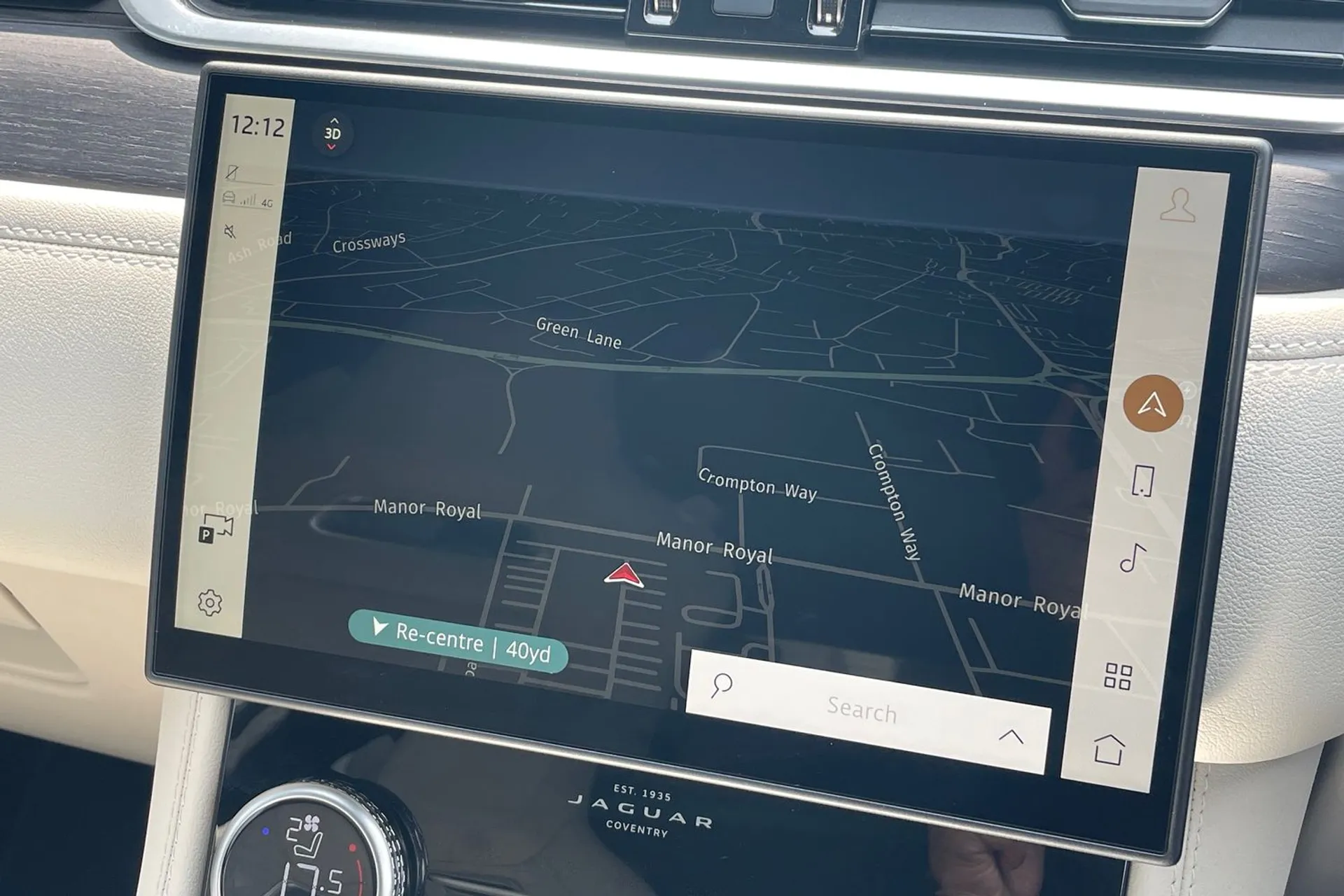 Jaguar F-PACE thumbnail image number 4