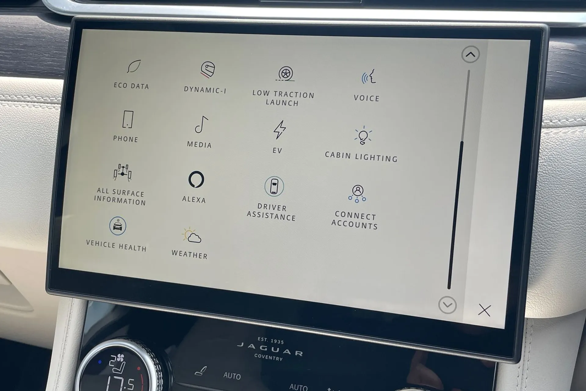 Jaguar F-PACE thumbnail image number 46