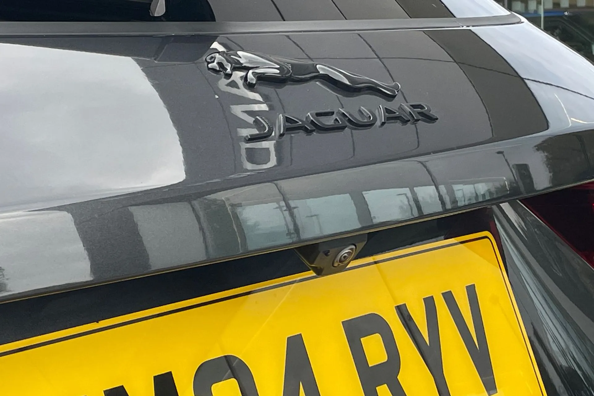 Jaguar F-PACE thumbnail image number 15
