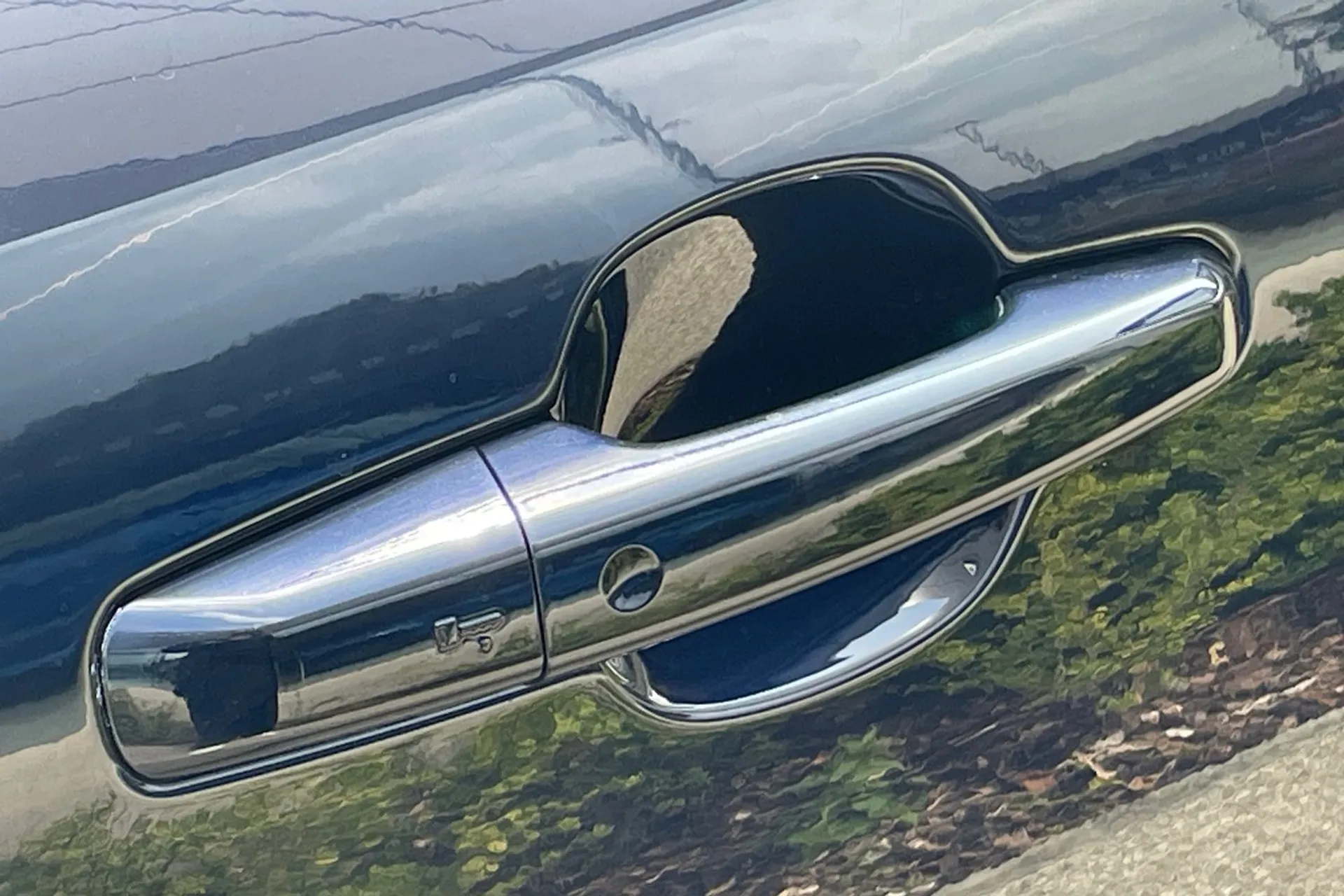 Jaguar F-PACE thumbnail image number 28