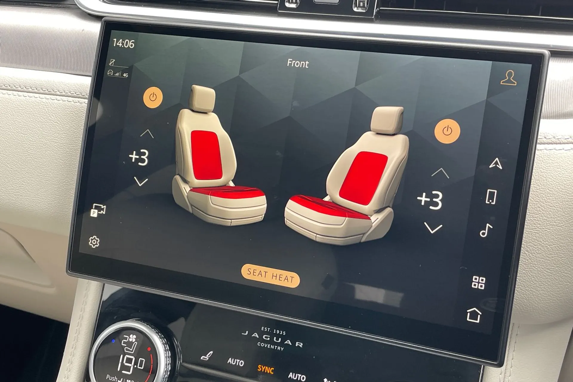 Jaguar F-PACE thumbnail image number 46