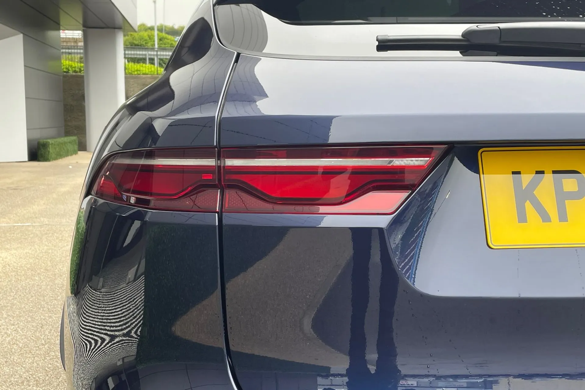 Jaguar F-PACE thumbnail image number 73