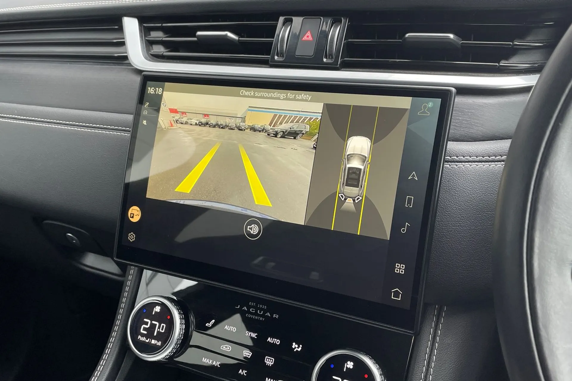 Jaguar F-PACE thumbnail image number 10