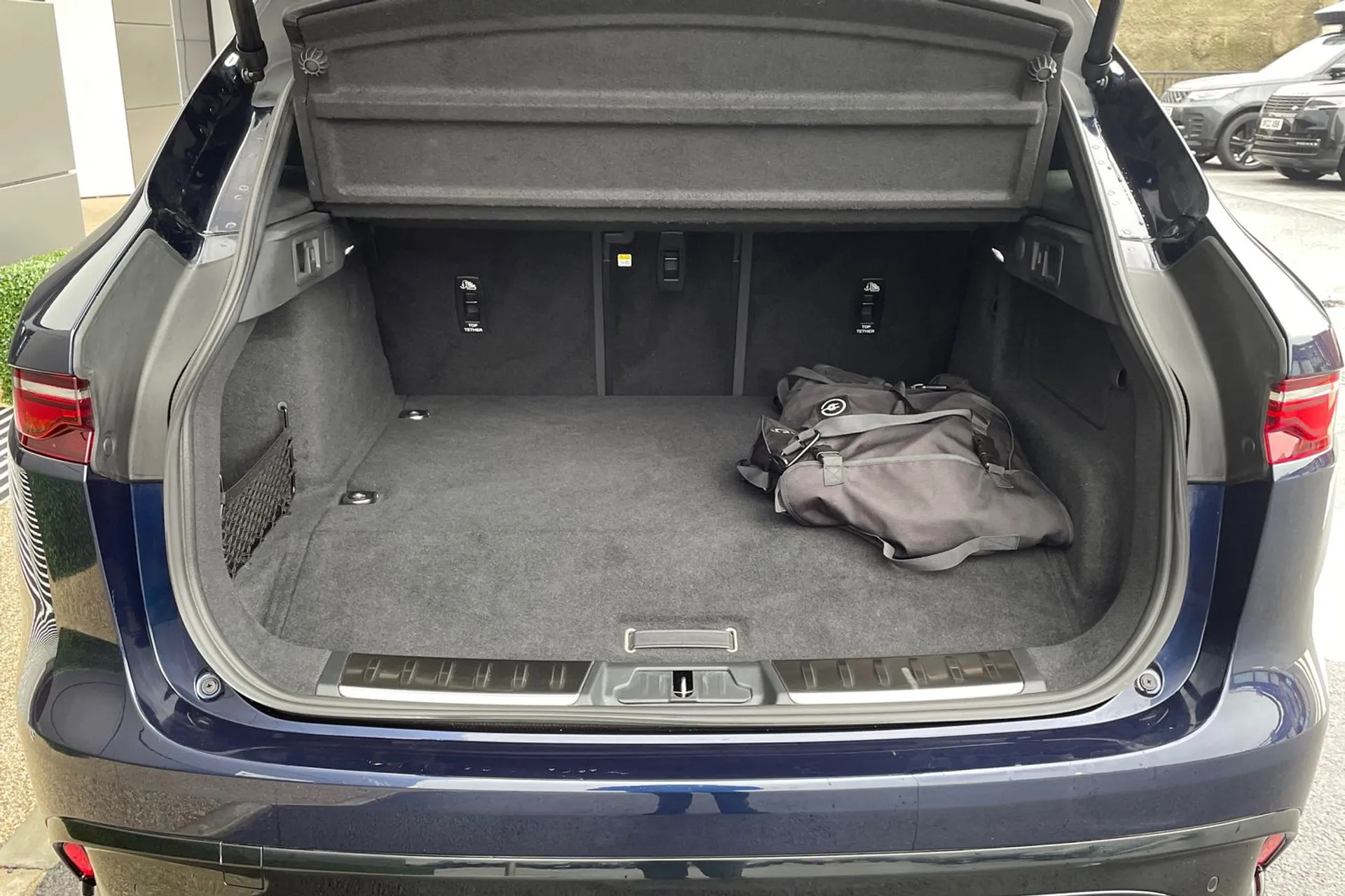 Jaguar F-PACE thumbnail image number 97