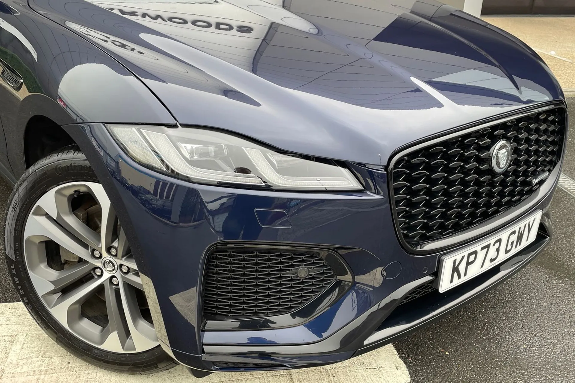 Jaguar F-PACE thumbnail image number 46