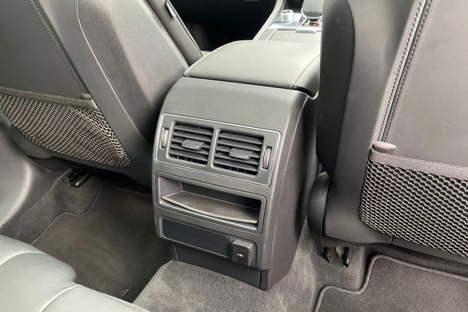 Jaguar F-PACE thumbnail image number 145