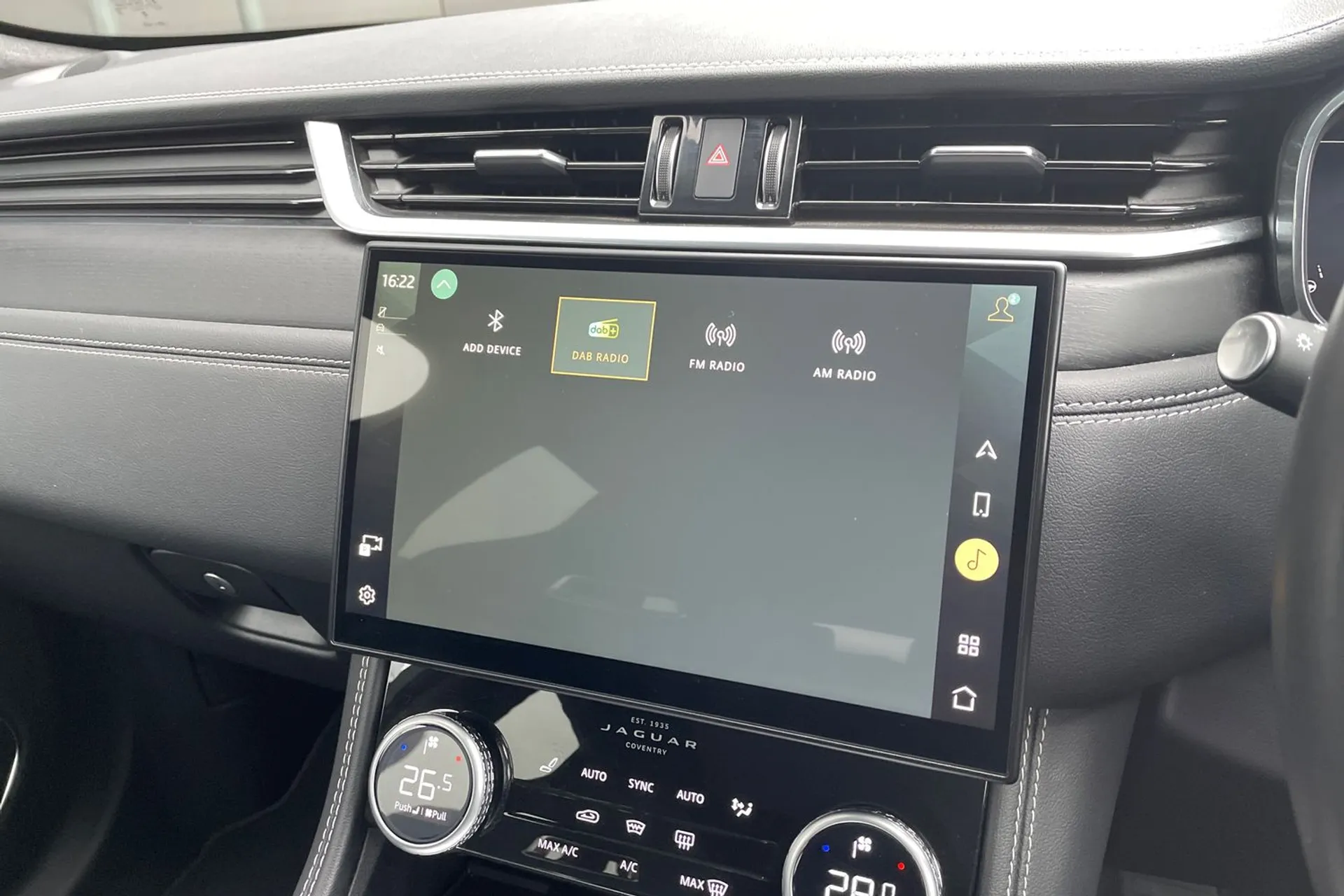 Jaguar F-PACE thumbnail image number 139