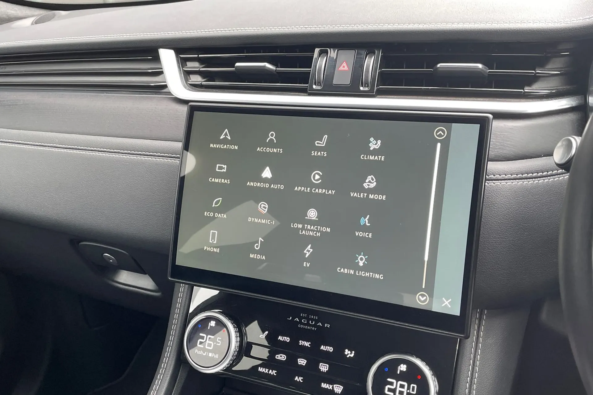Jaguar F-PACE thumbnail image number 63