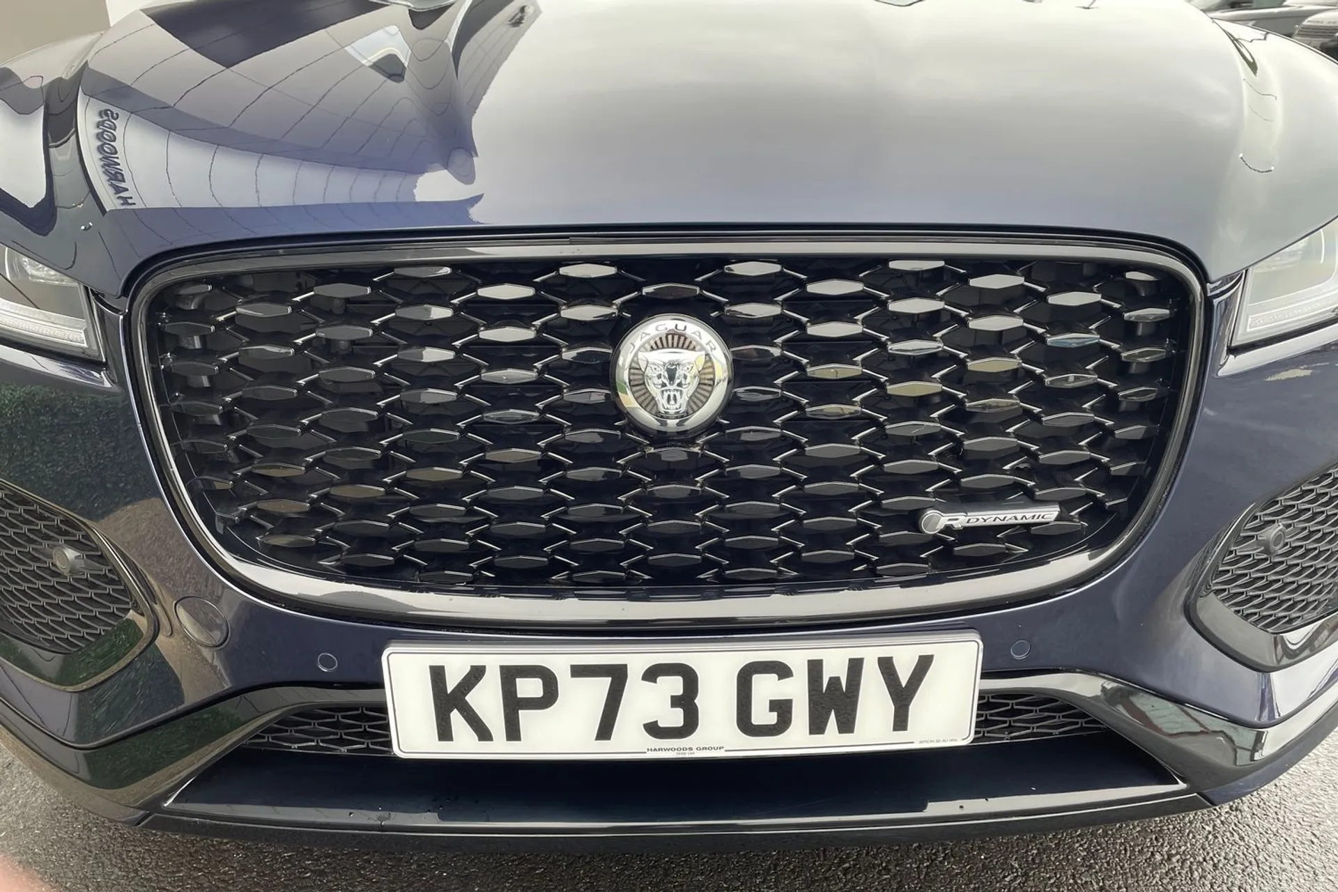 Jaguar F-PACE thumbnail image number 22