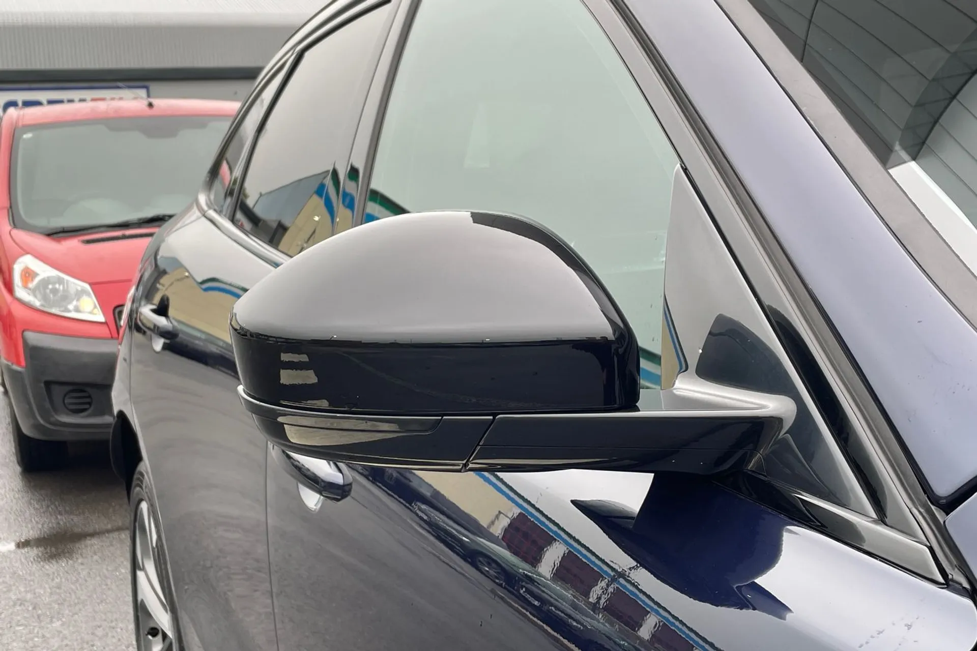 Jaguar F-PACE thumbnail image number 26