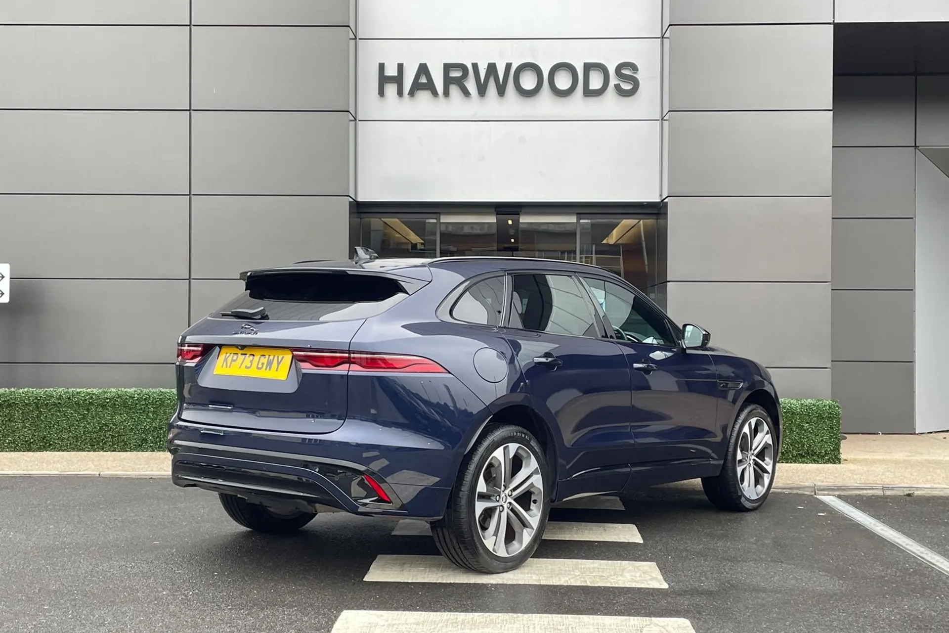 Jaguar F-PACE thumbnail image number 6