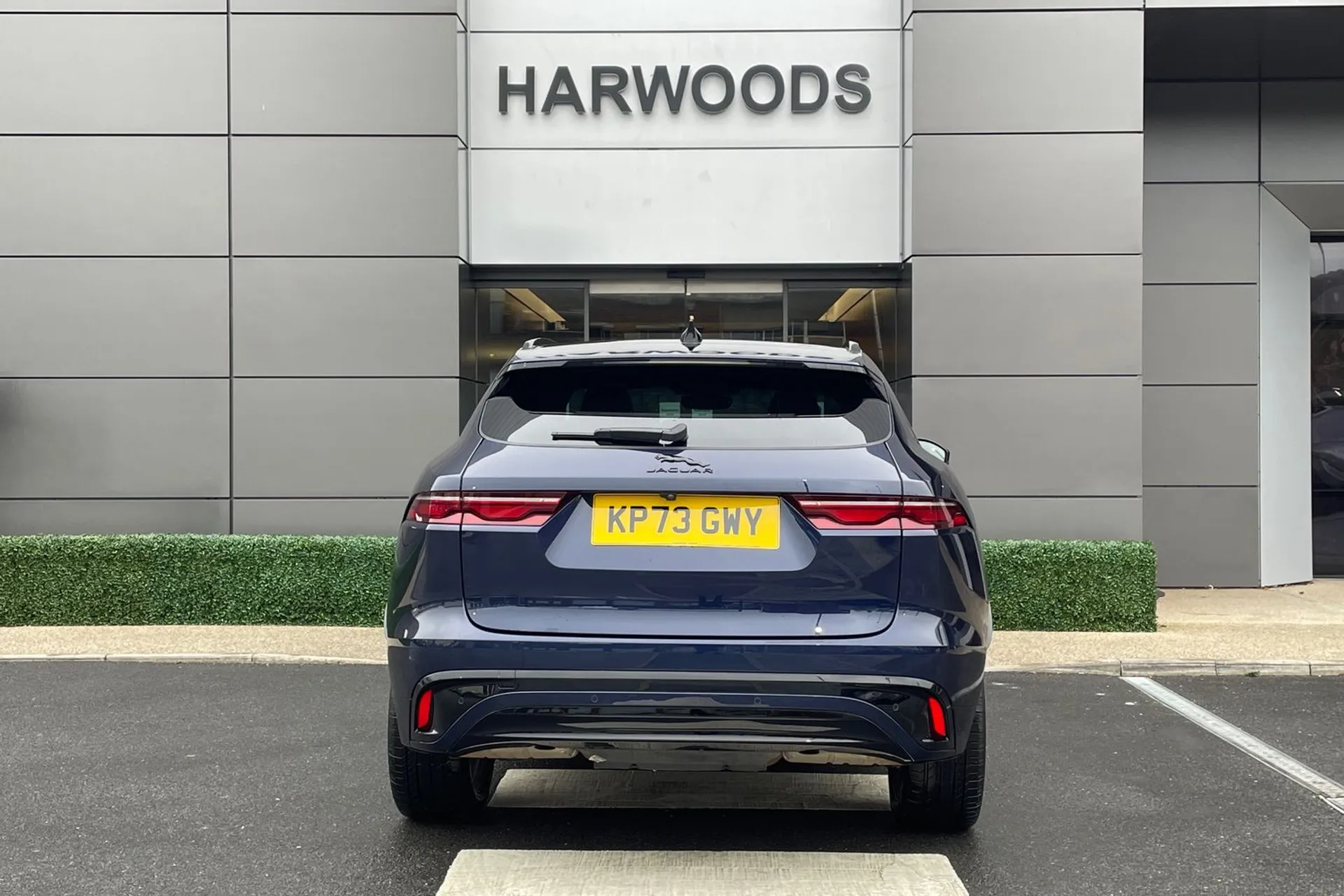Jaguar F-PACE thumbnail image number 7