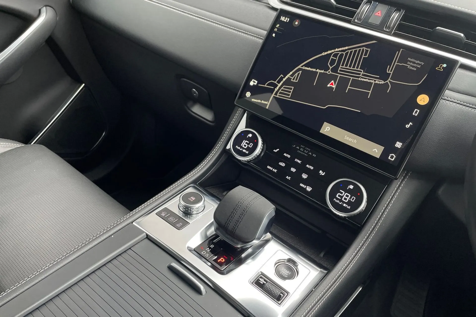 Jaguar F-PACE thumbnail image number 55