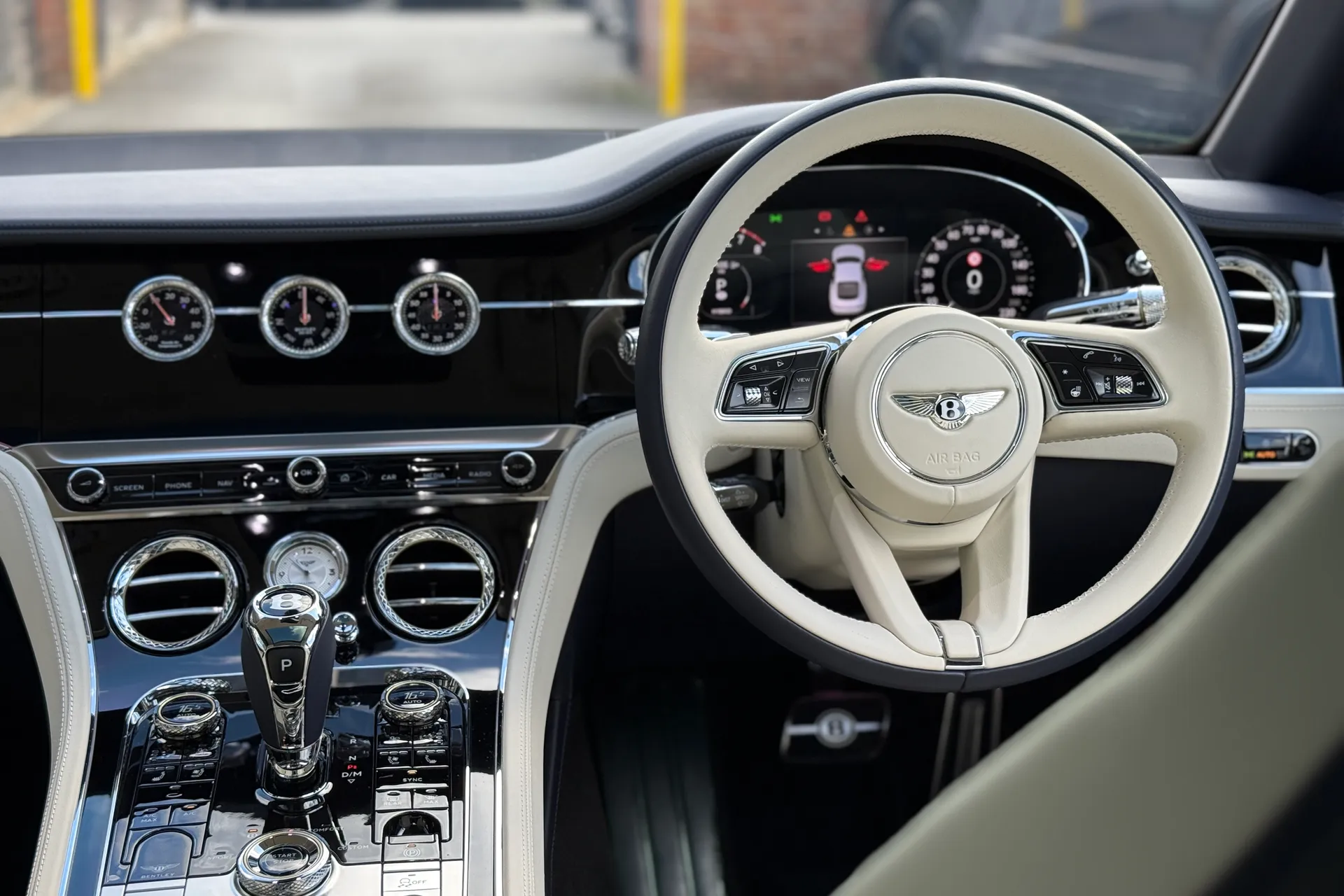 Bentley CONTINENTAL GT thumbnail image number 27