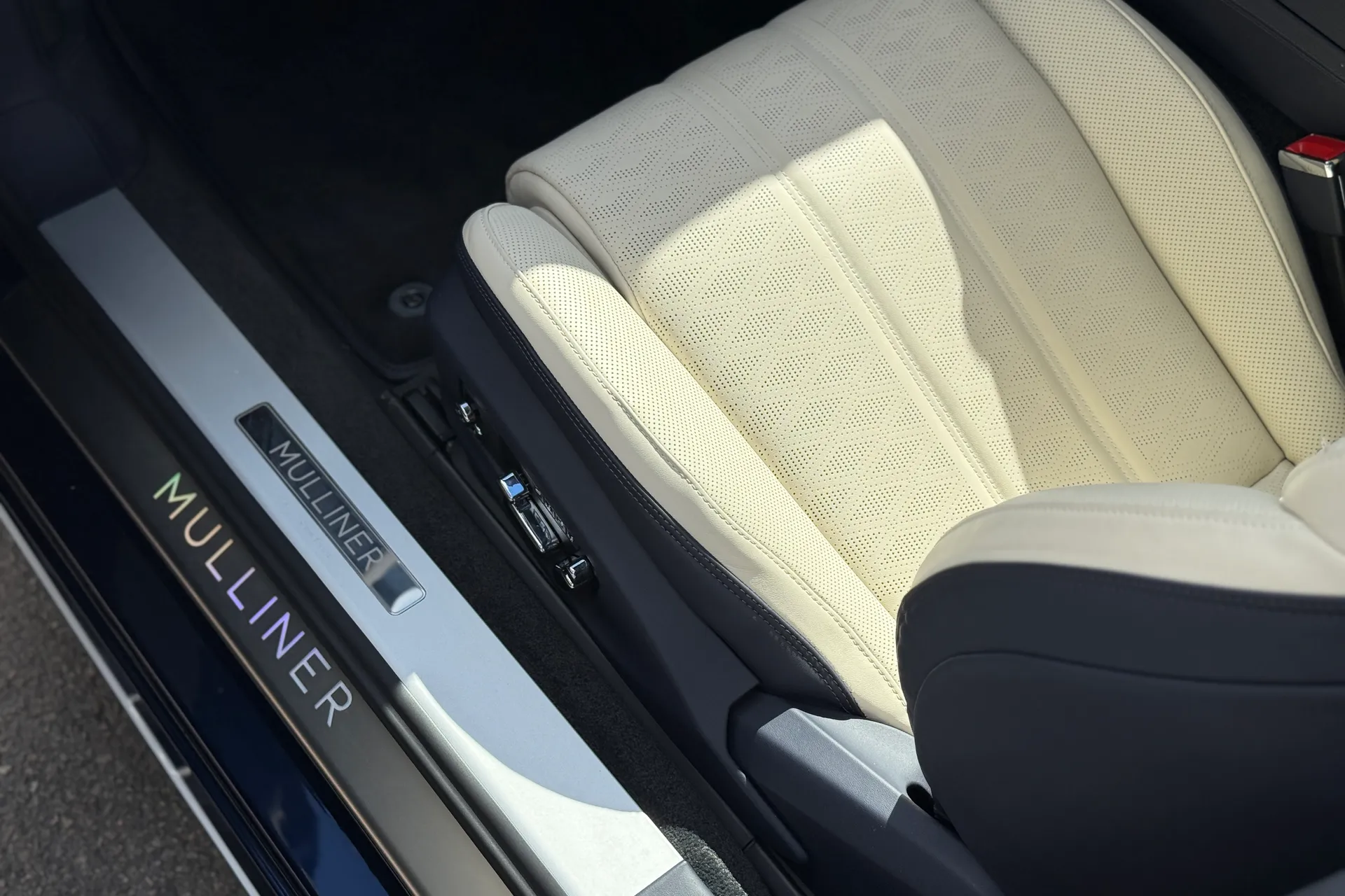 Bentley CONTINENTAL GT thumbnail image number 41