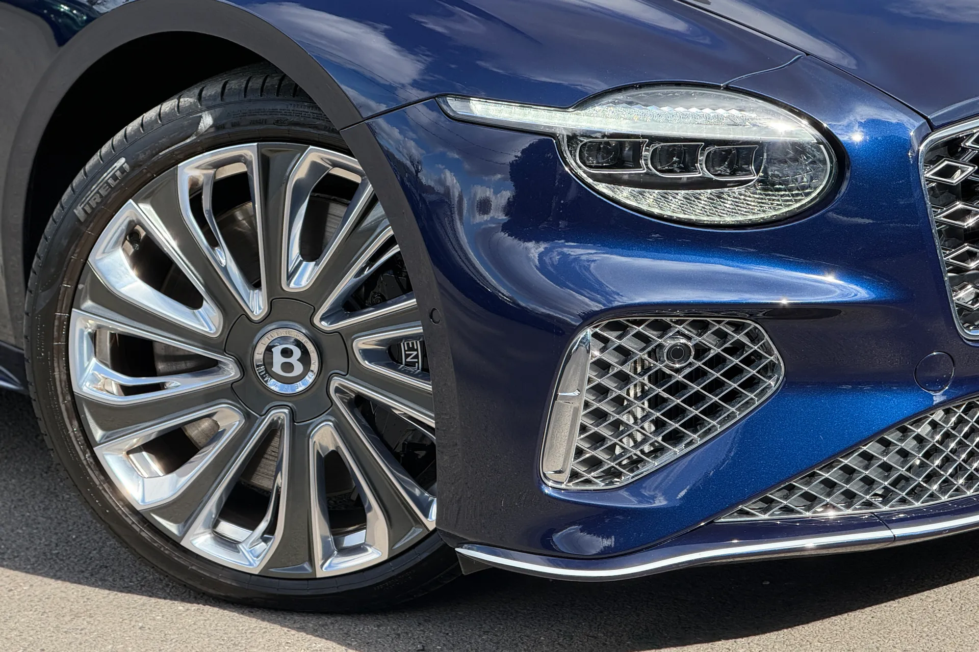 Bentley CONTINENTAL GT thumbnail image number 6