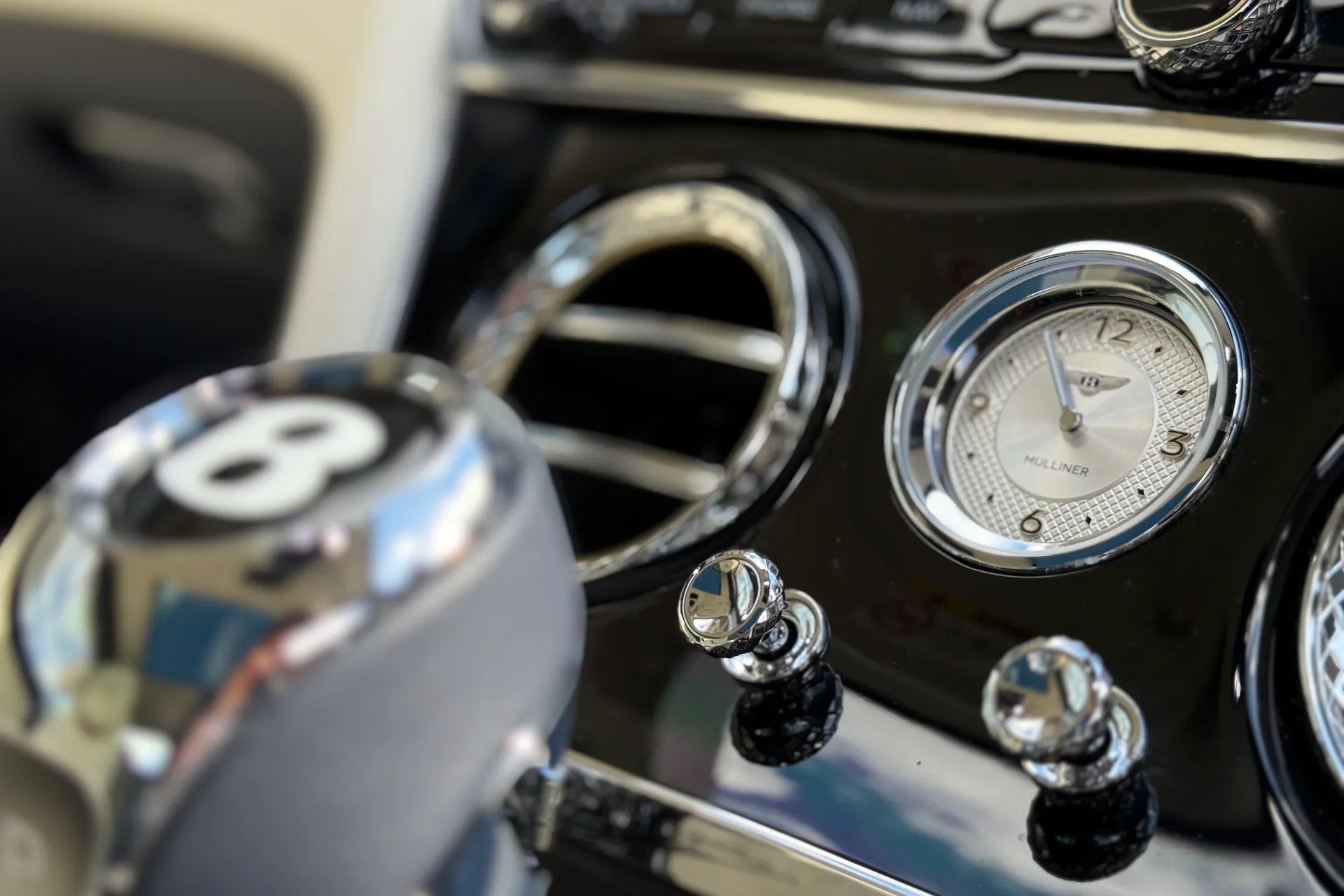 Bentley CONTINENTAL GT thumbnail image number 34