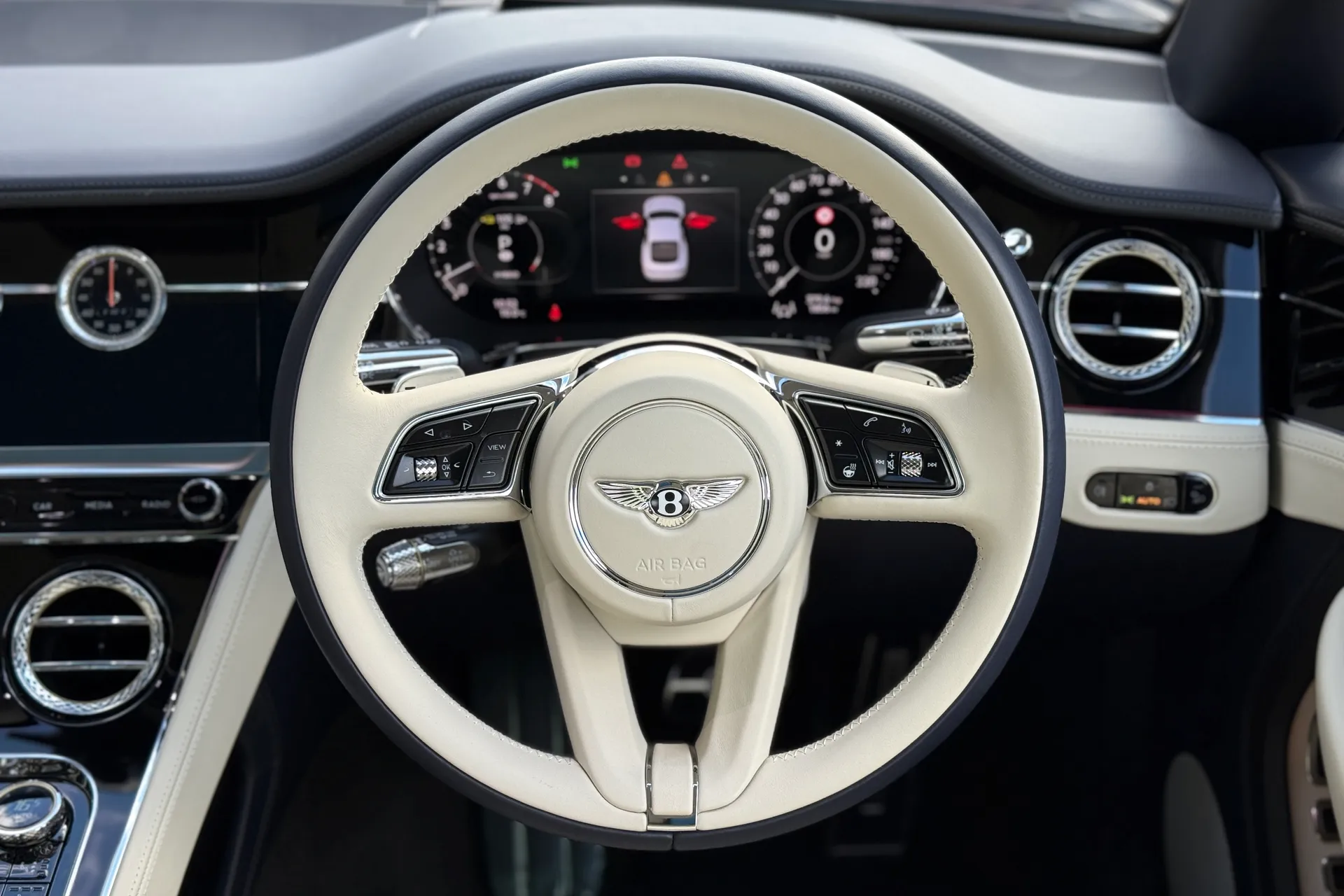 Bentley CONTINENTAL GT thumbnail image number 28