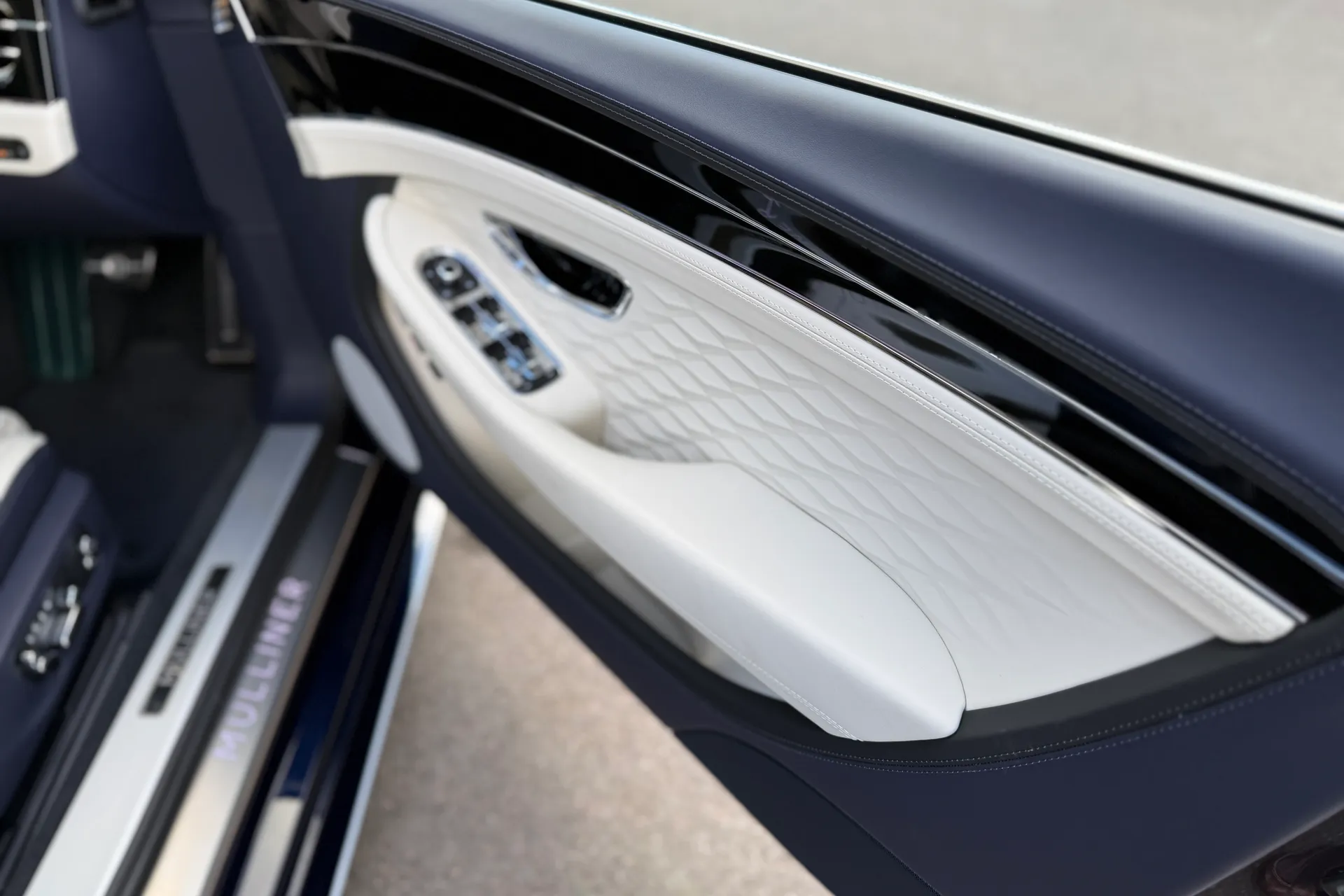 Bentley CONTINENTAL GT thumbnail image number 20