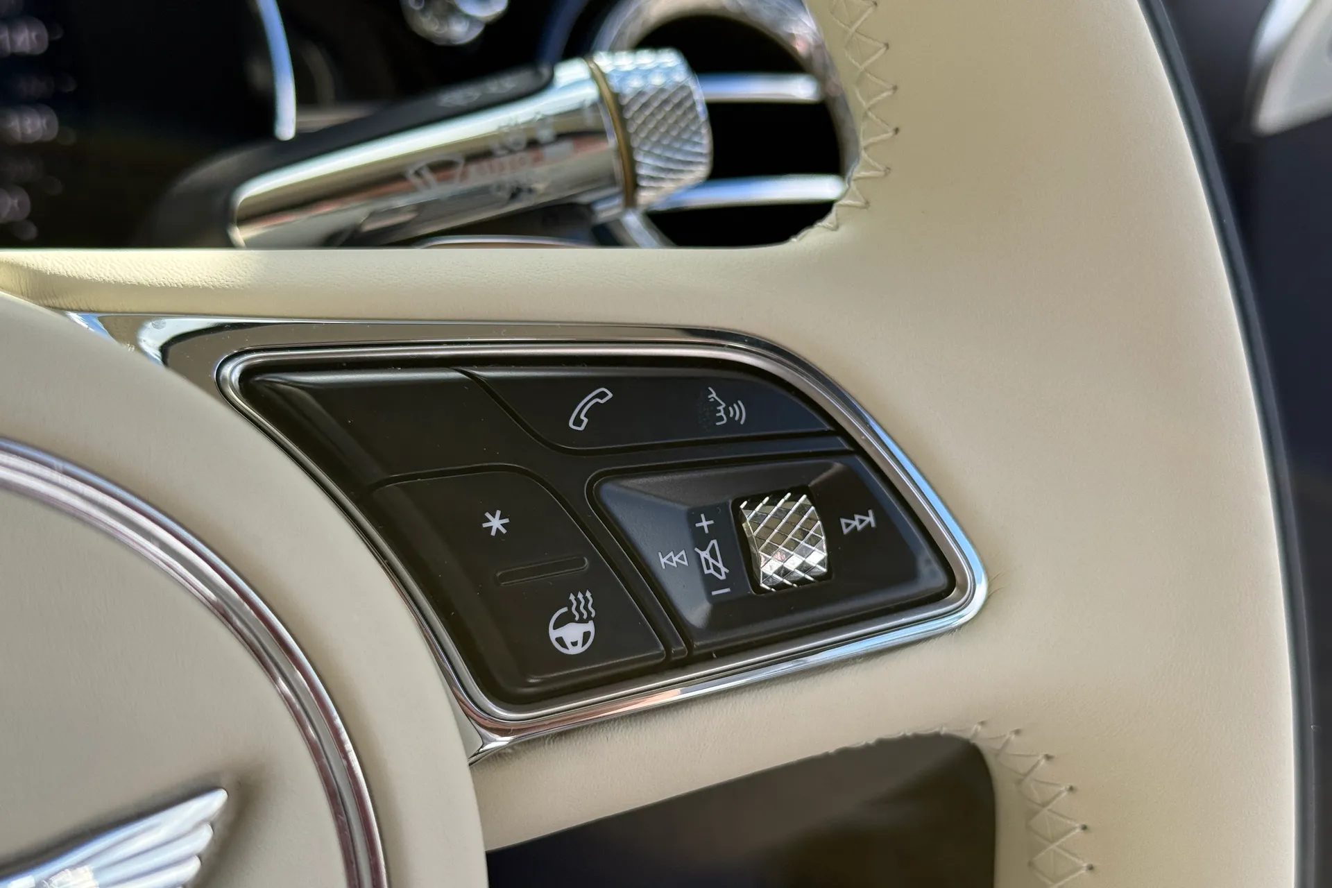 Bentley CONTINENTAL GT thumbnail image number 38