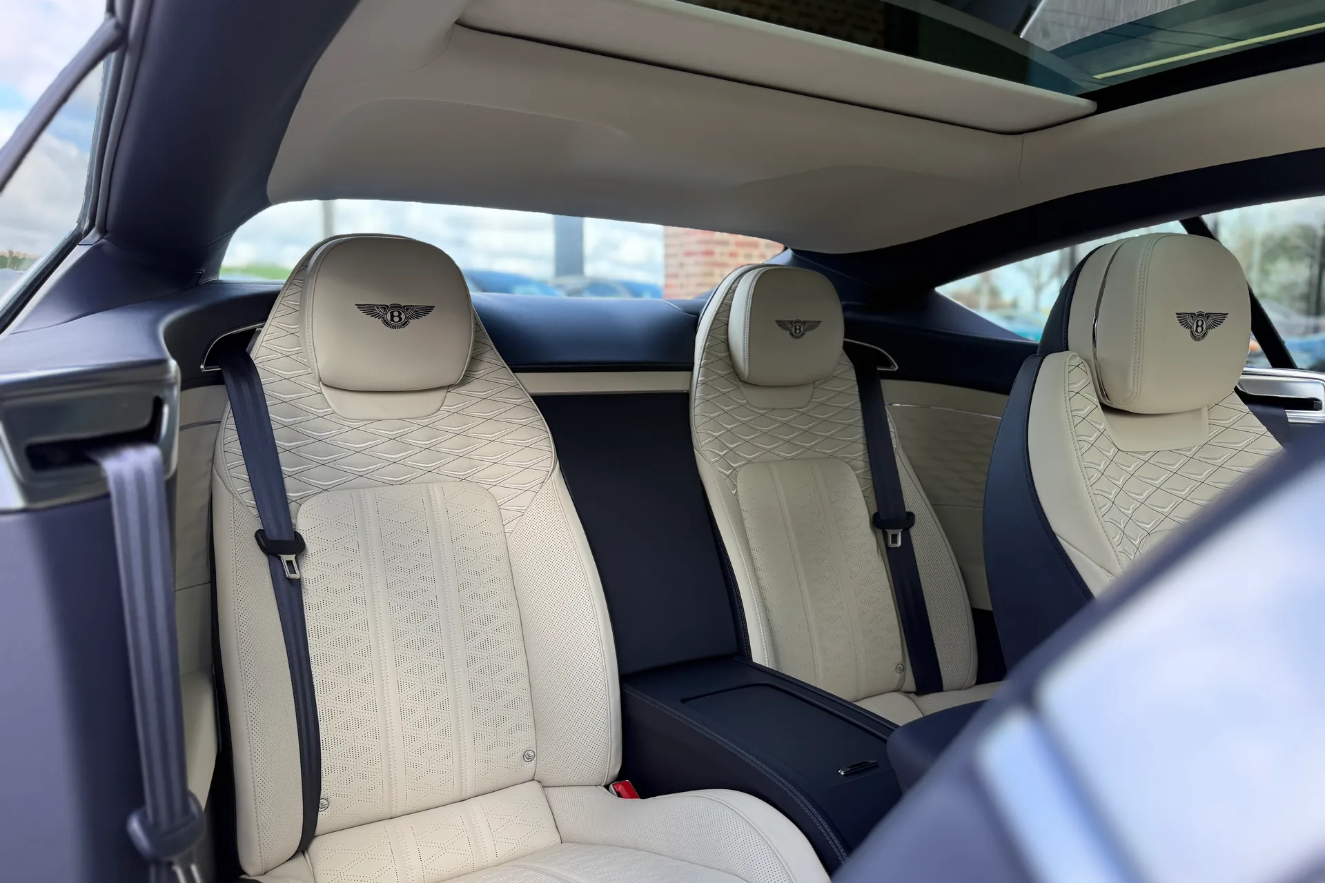 Bentley CONTINENTAL GT thumbnail image number 21