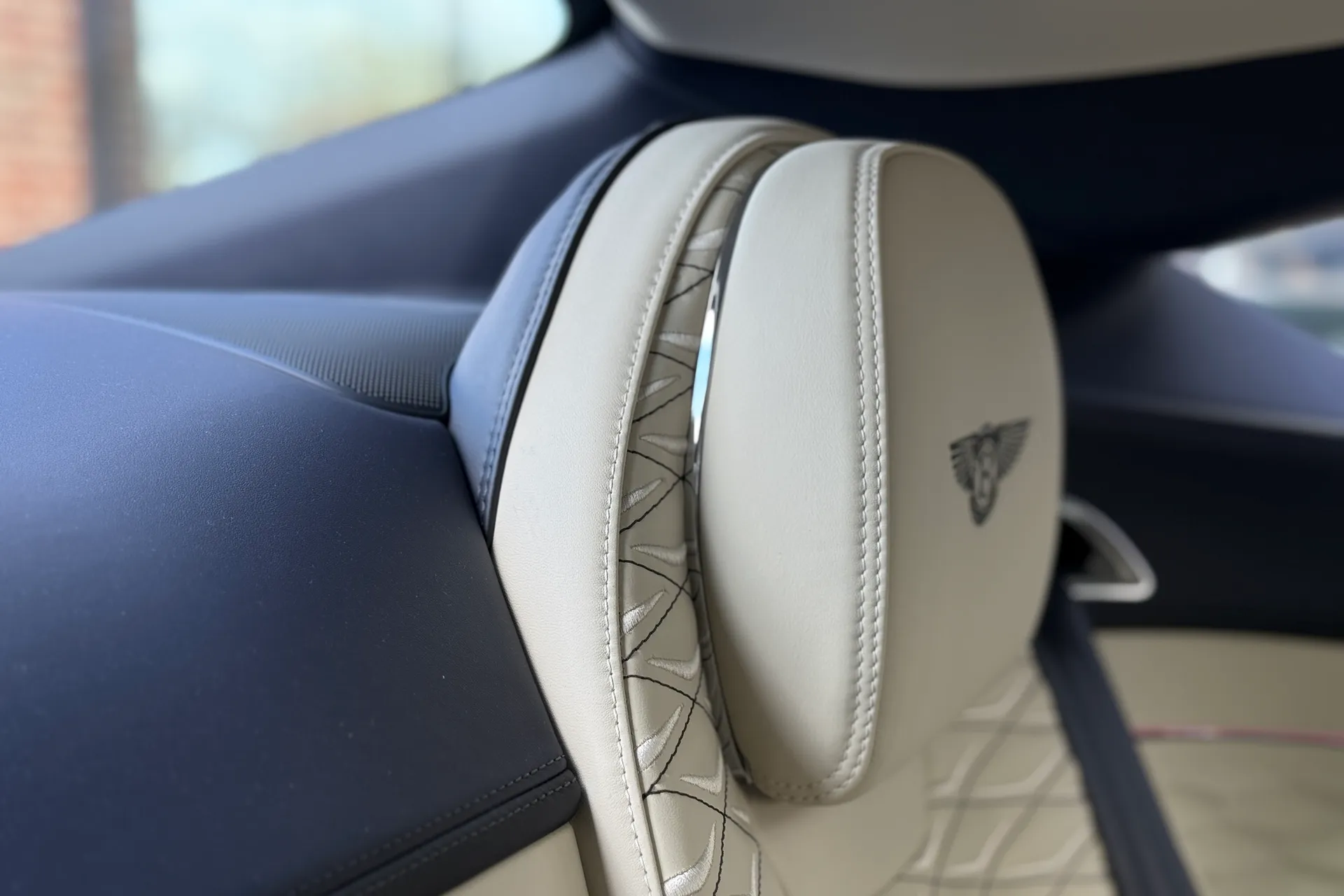 Bentley CONTINENTAL GT thumbnail image number 29