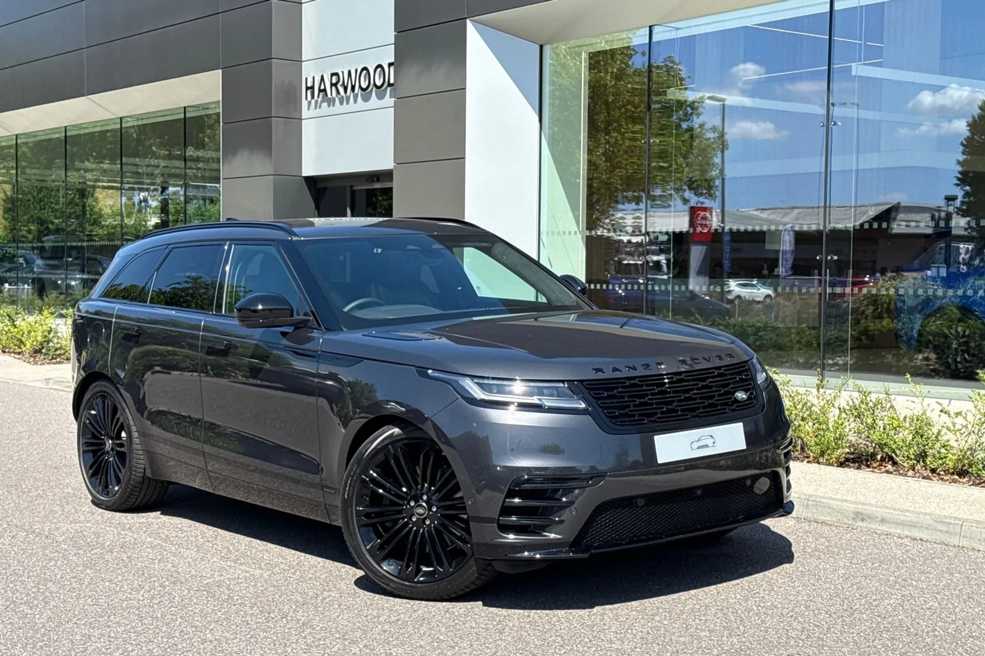 LAND ROVER RANGE ROVER VELAR focused image