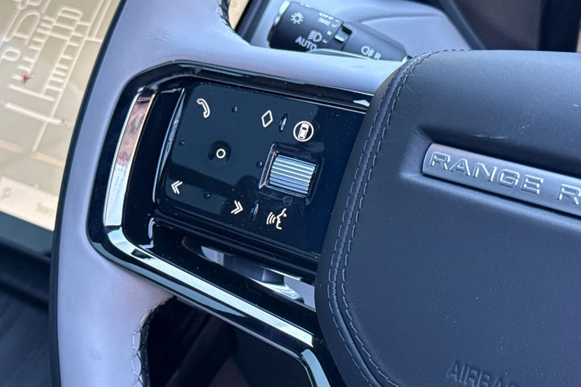 LAND ROVER RANGE ROVER VELAR thumbnail image number 50