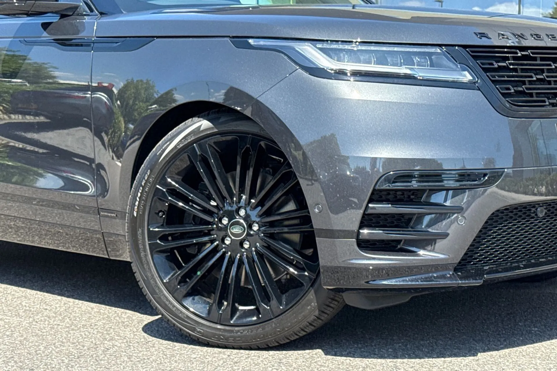 LAND ROVER RANGE ROVER VELAR thumbnail image number 10