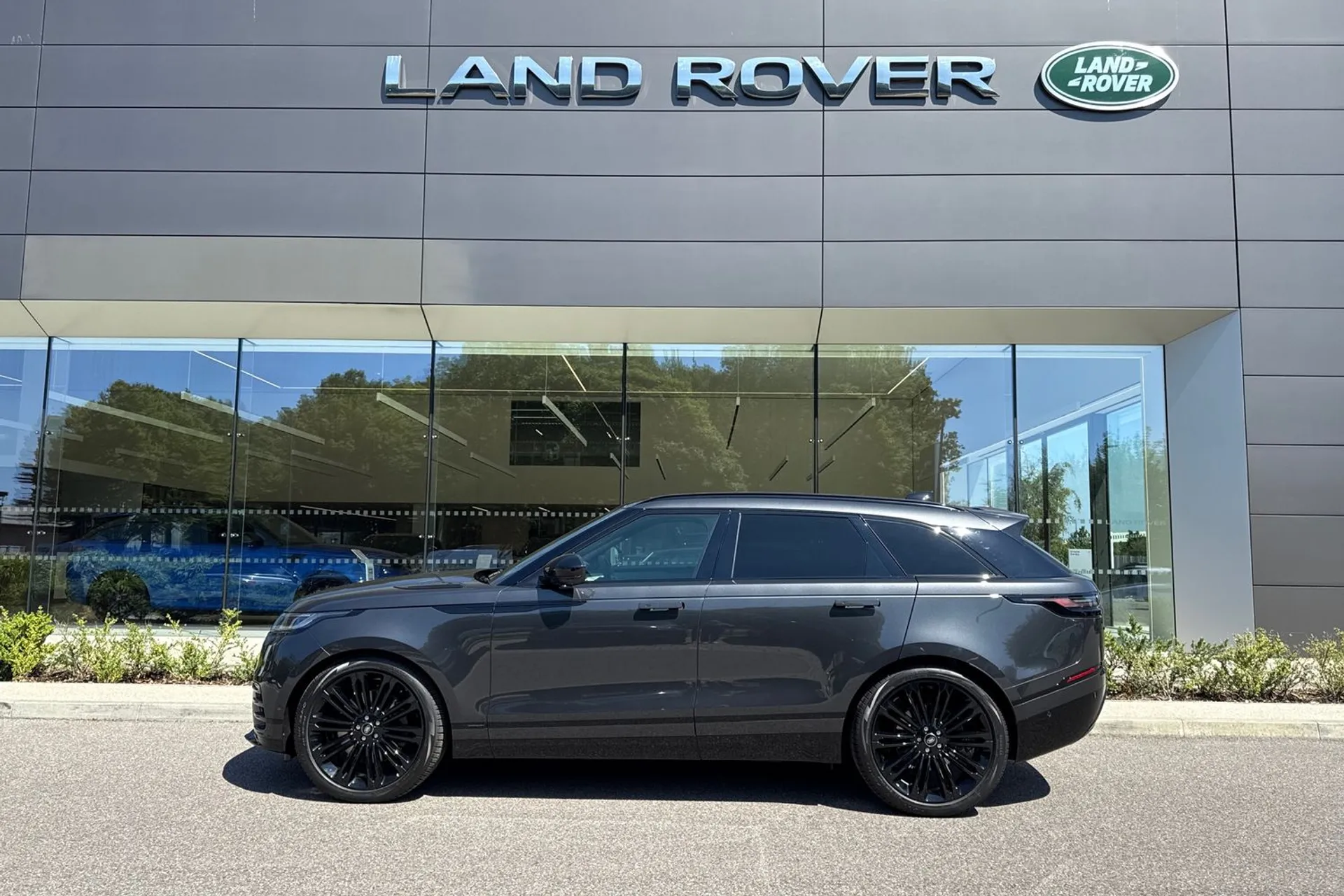 LAND ROVER RANGE ROVER VELAR thumbnail image number 9