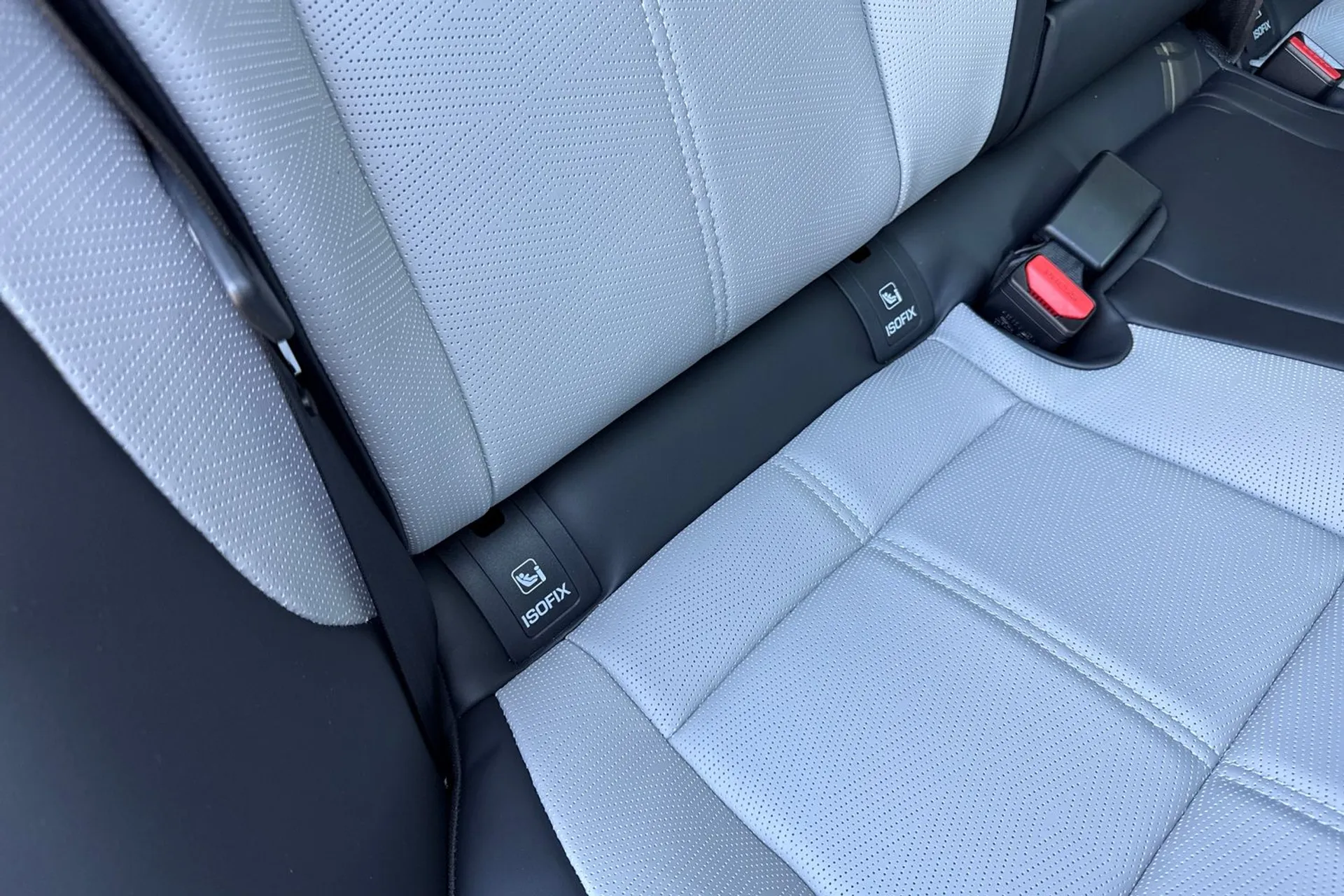 LAND ROVER RANGE ROVER VELAR thumbnail image number 37