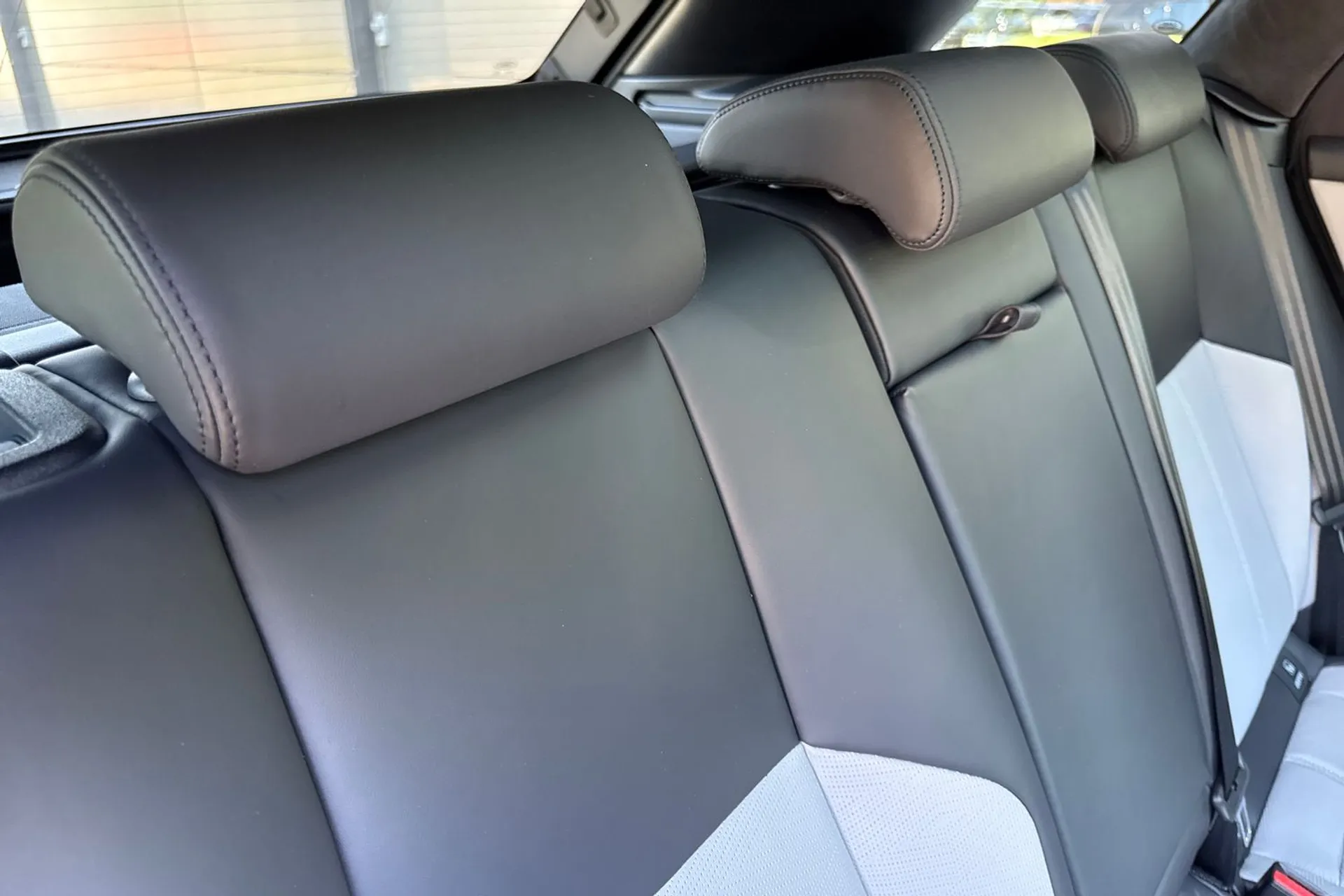 LAND ROVER RANGE ROVER VELAR thumbnail image number 34