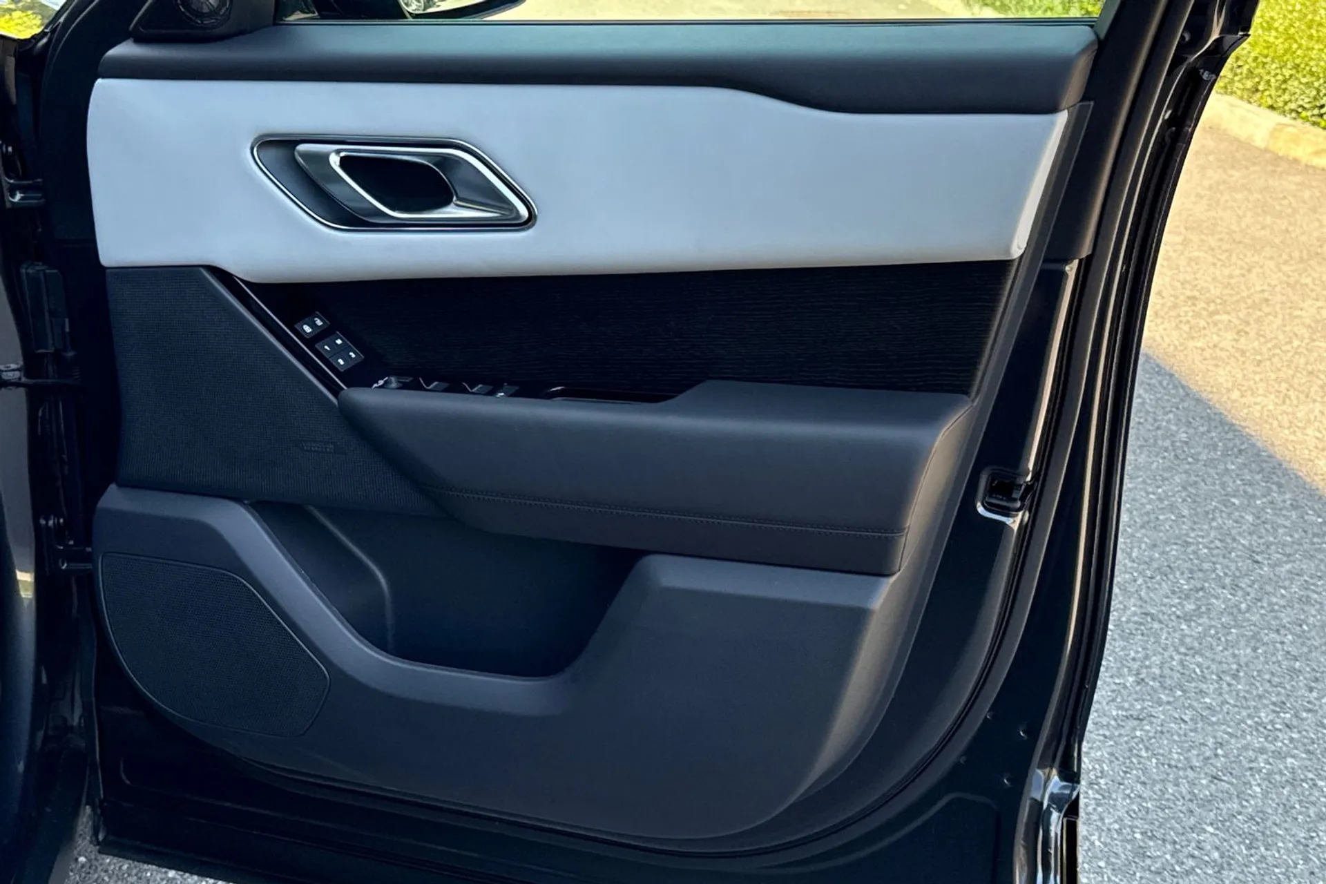 LAND ROVER RANGE ROVER VELAR thumbnail image number 60