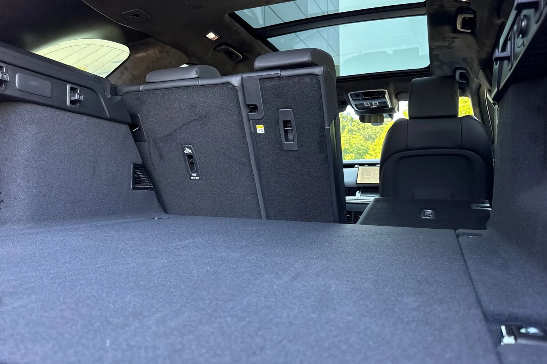 LAND ROVER RANGE ROVER VELAR thumbnail image number 33