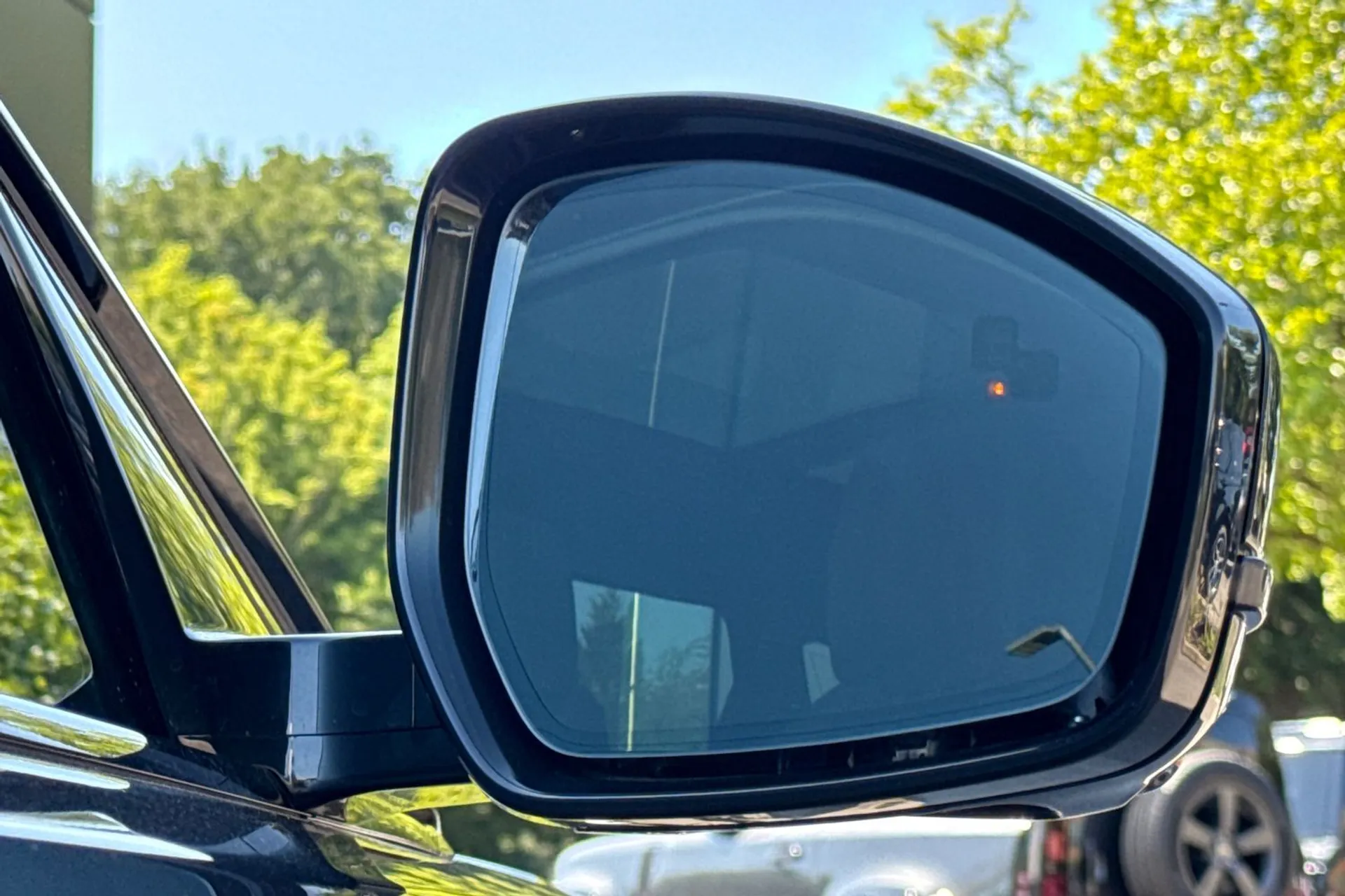 LAND ROVER RANGE ROVER VELAR thumbnail image number 12