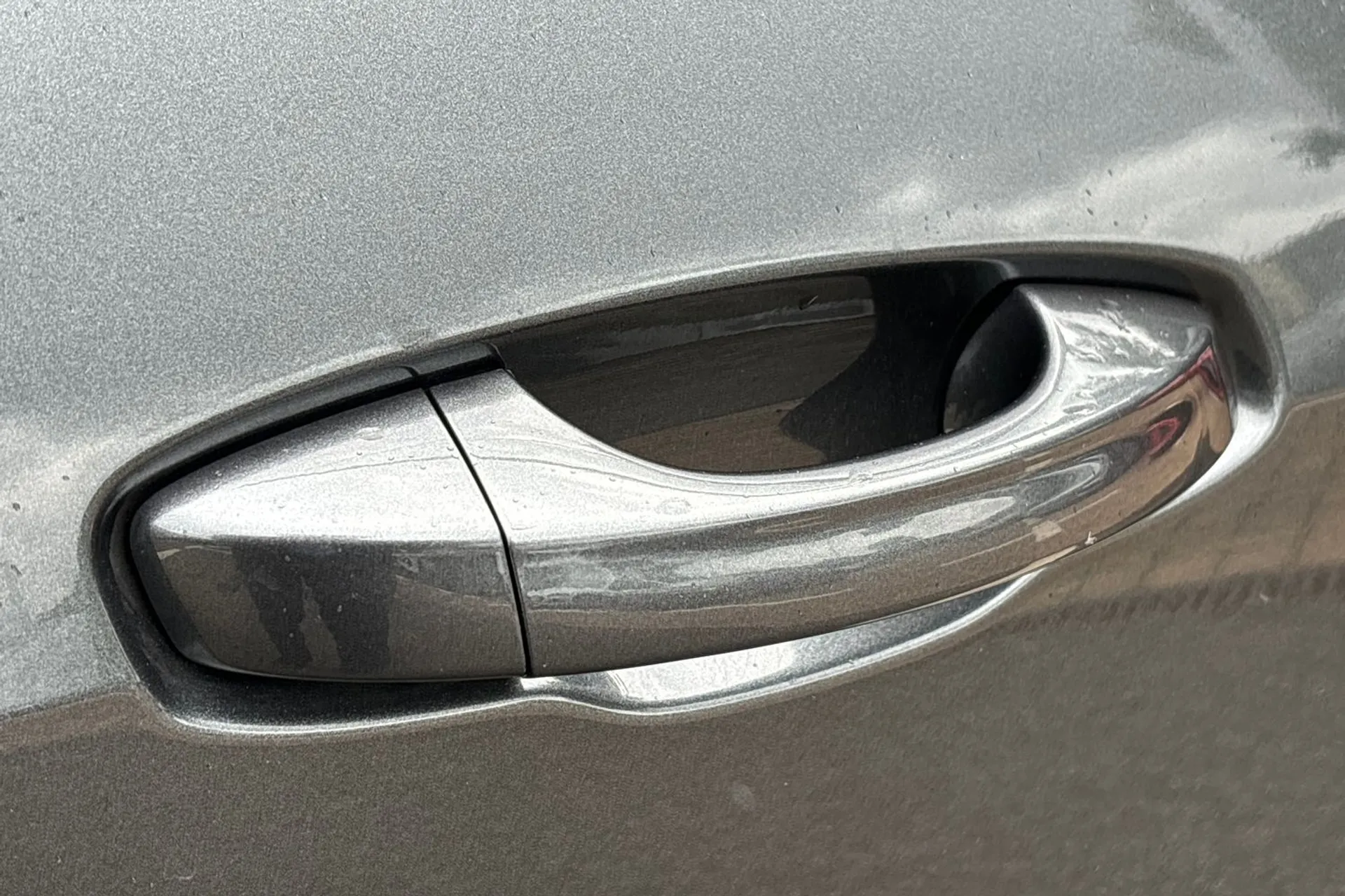 Audi Q3 thumbnail image number 15