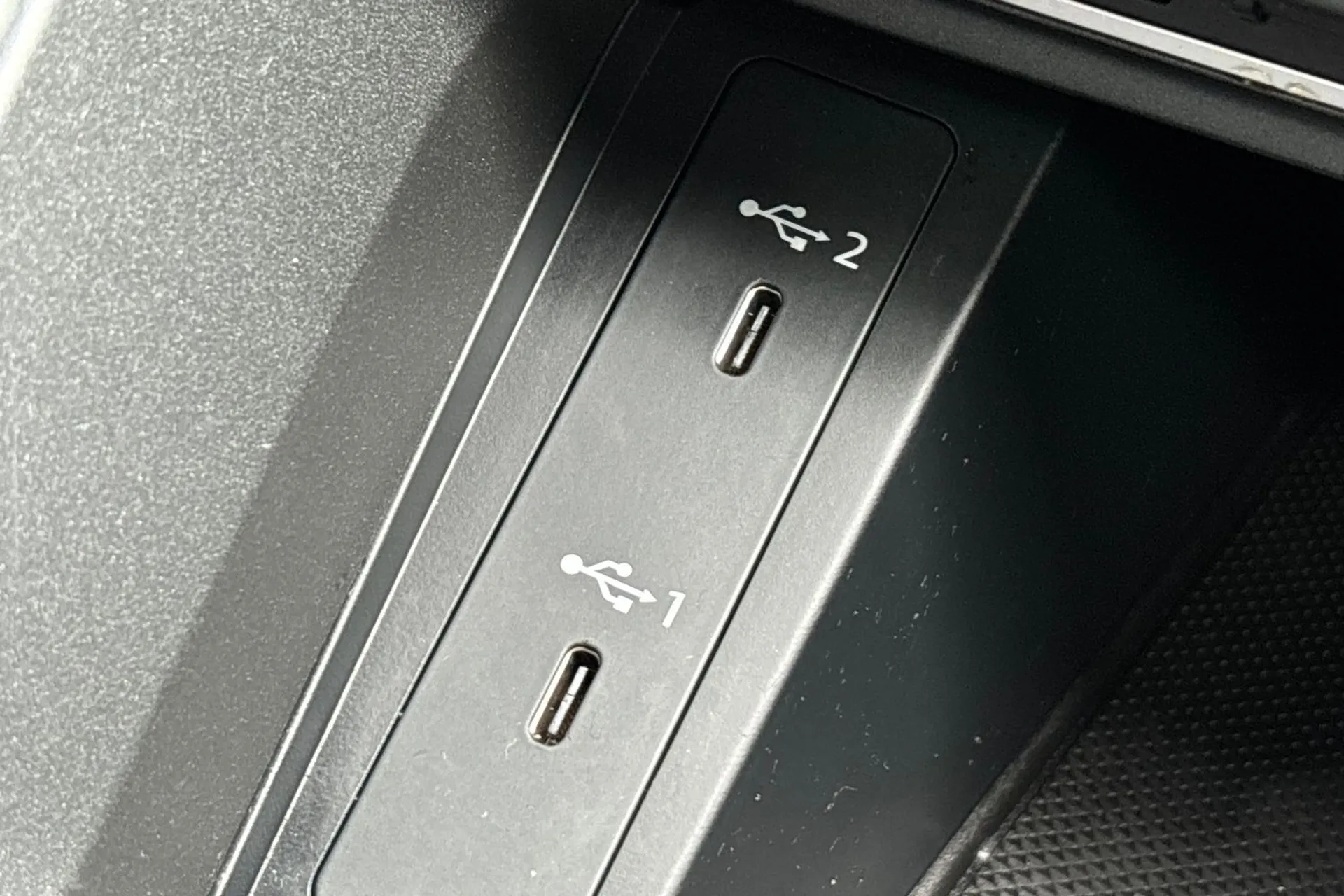 Audi Q3 thumbnail image number 44
