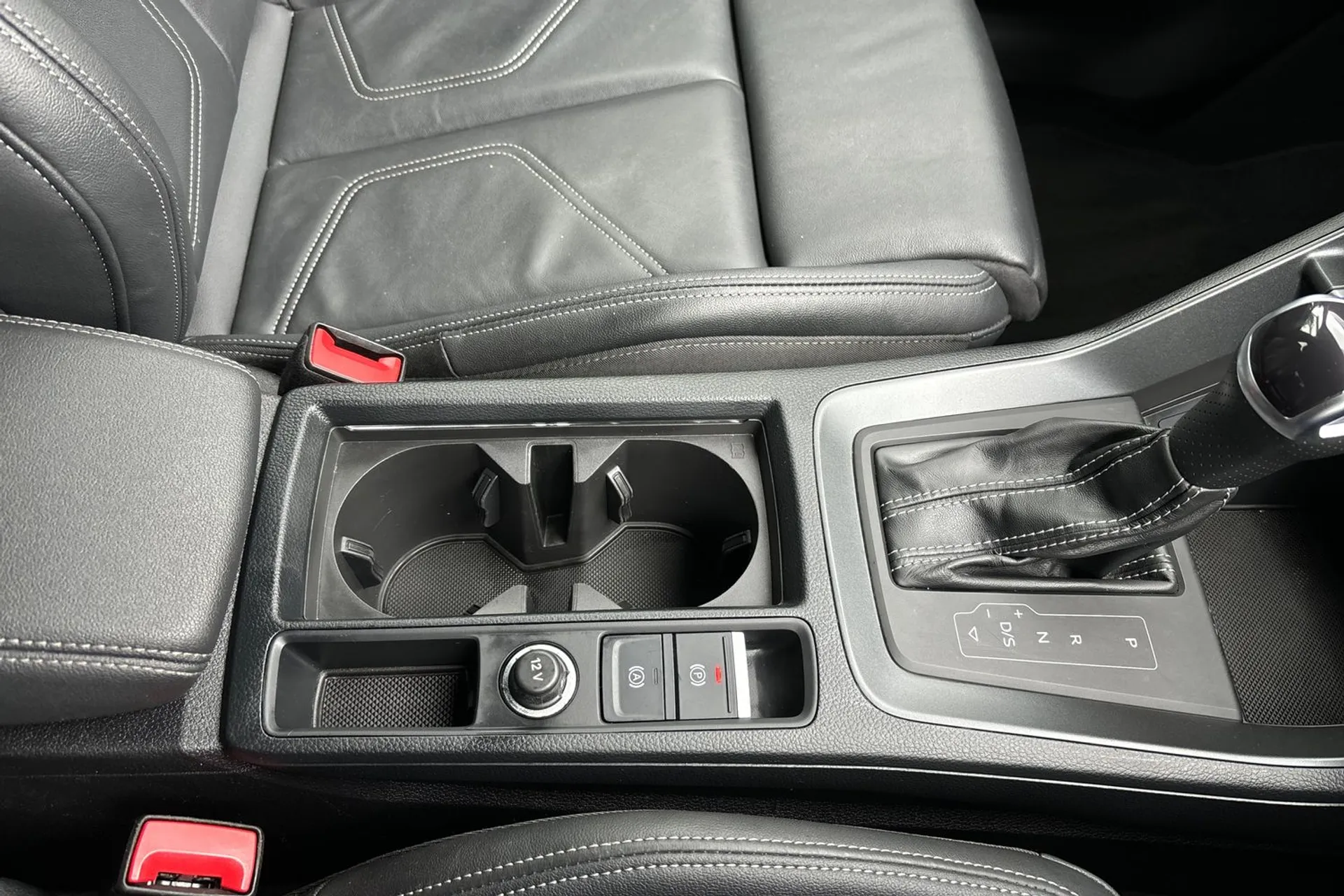 Audi Q3 thumbnail image number 43