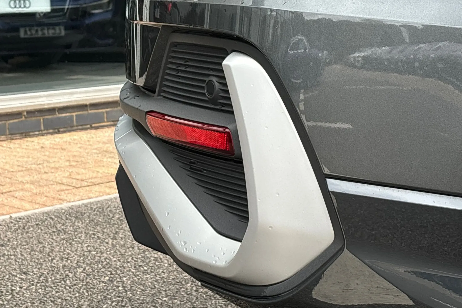 Audi Q3 thumbnail image number 16