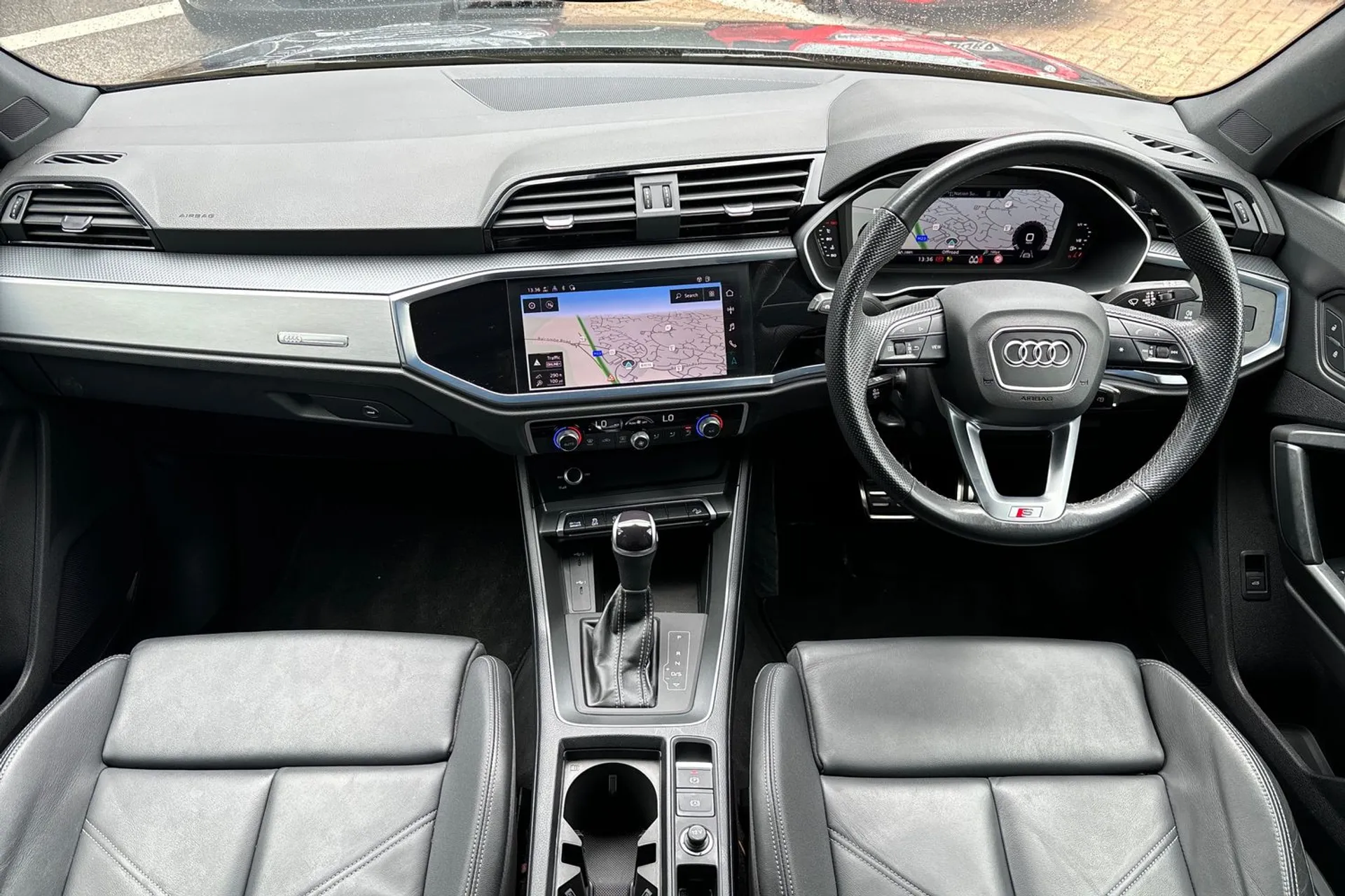 Audi Q3 thumbnail image number 31