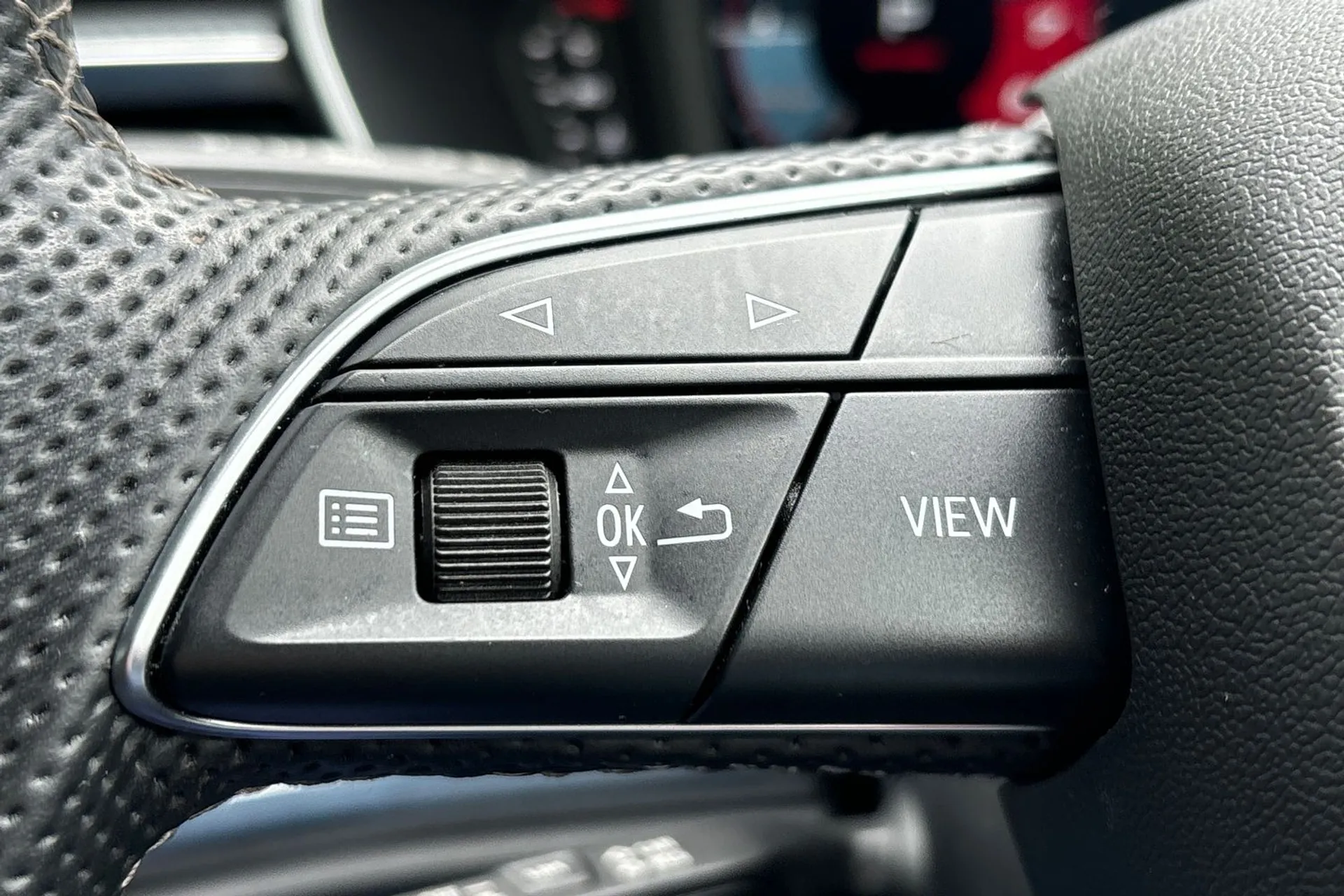 Audi Q3 thumbnail image number 36