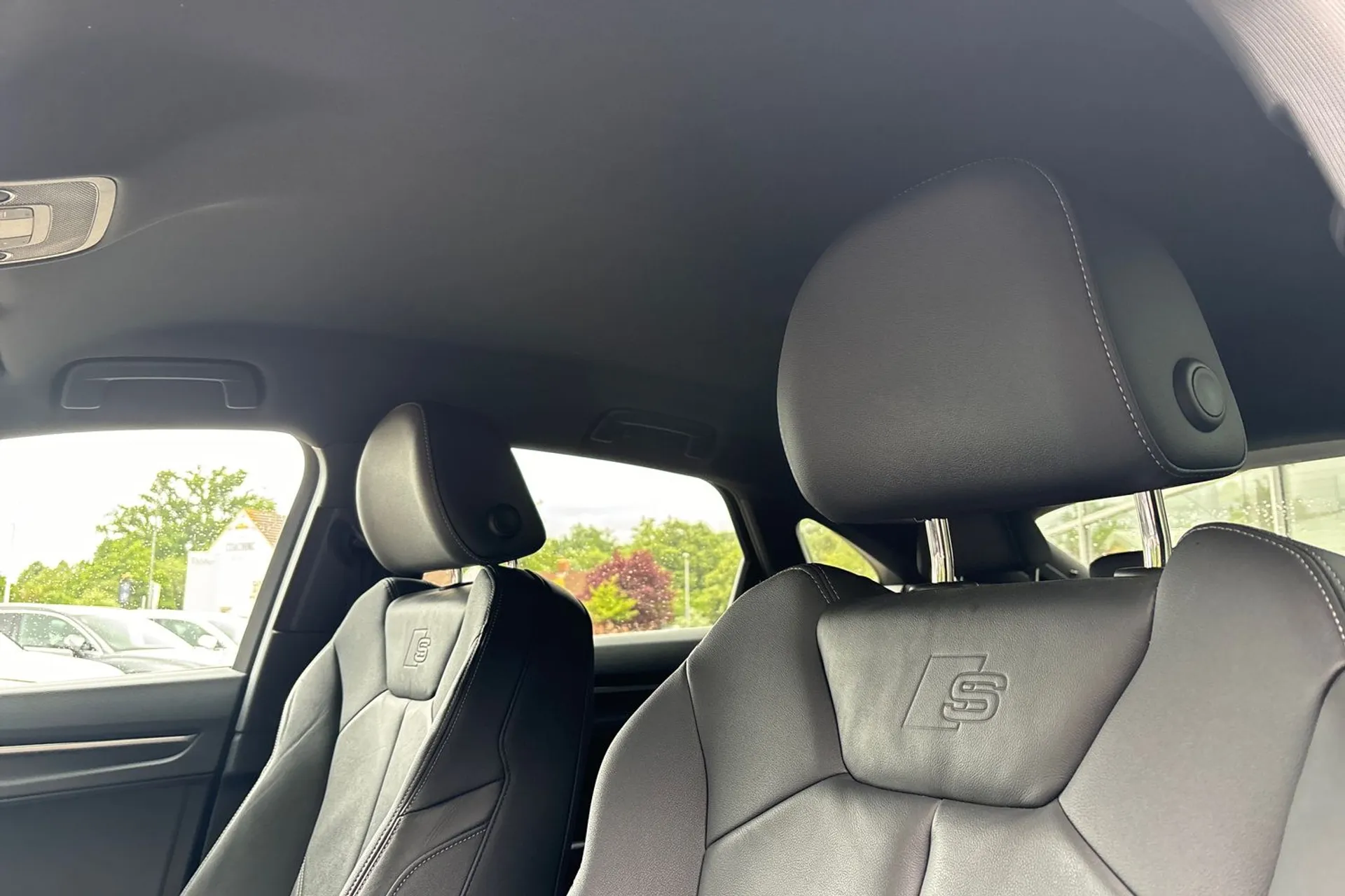 Audi Q3 thumbnail image number 28