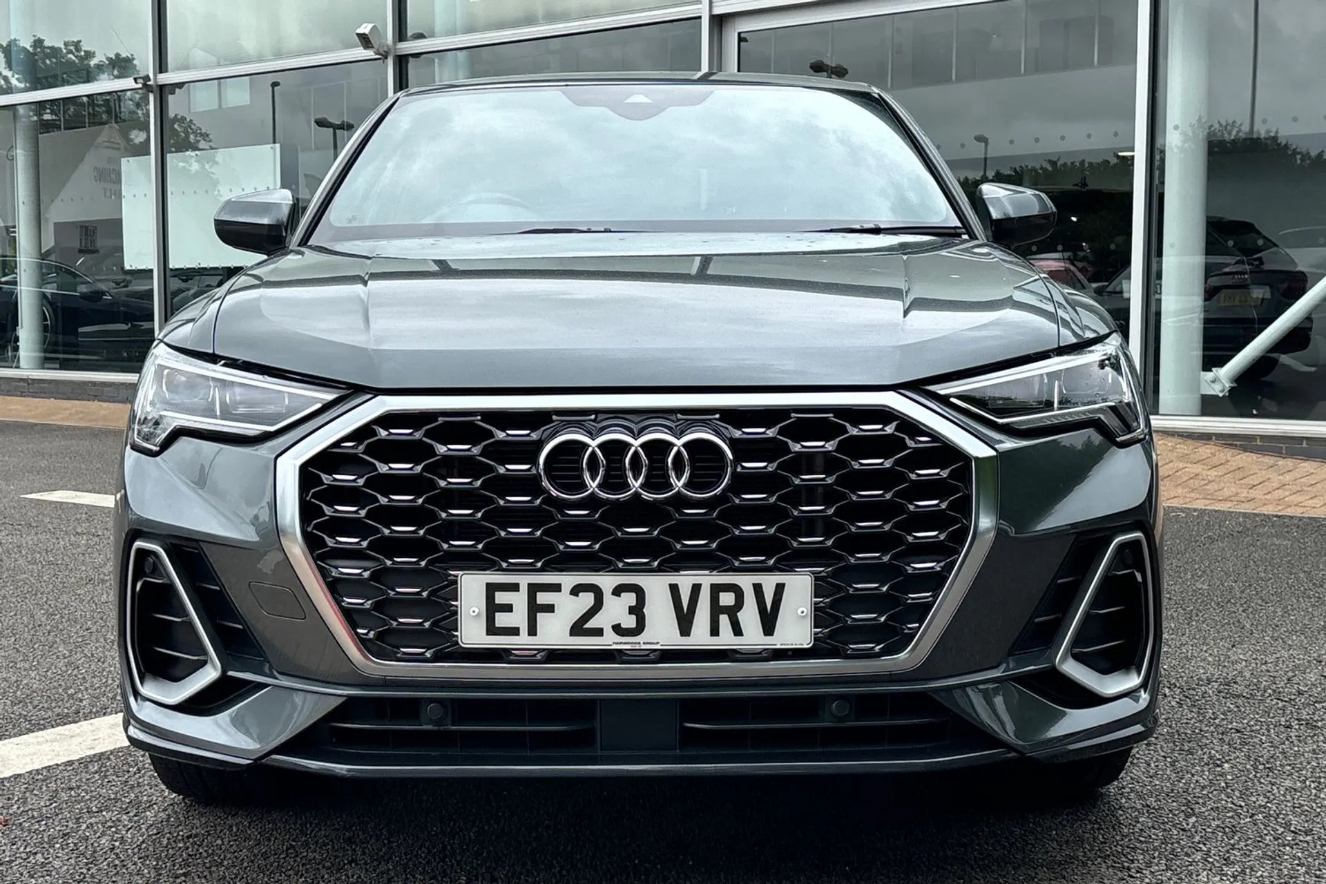 Audi Q3 thumbnail image number 11