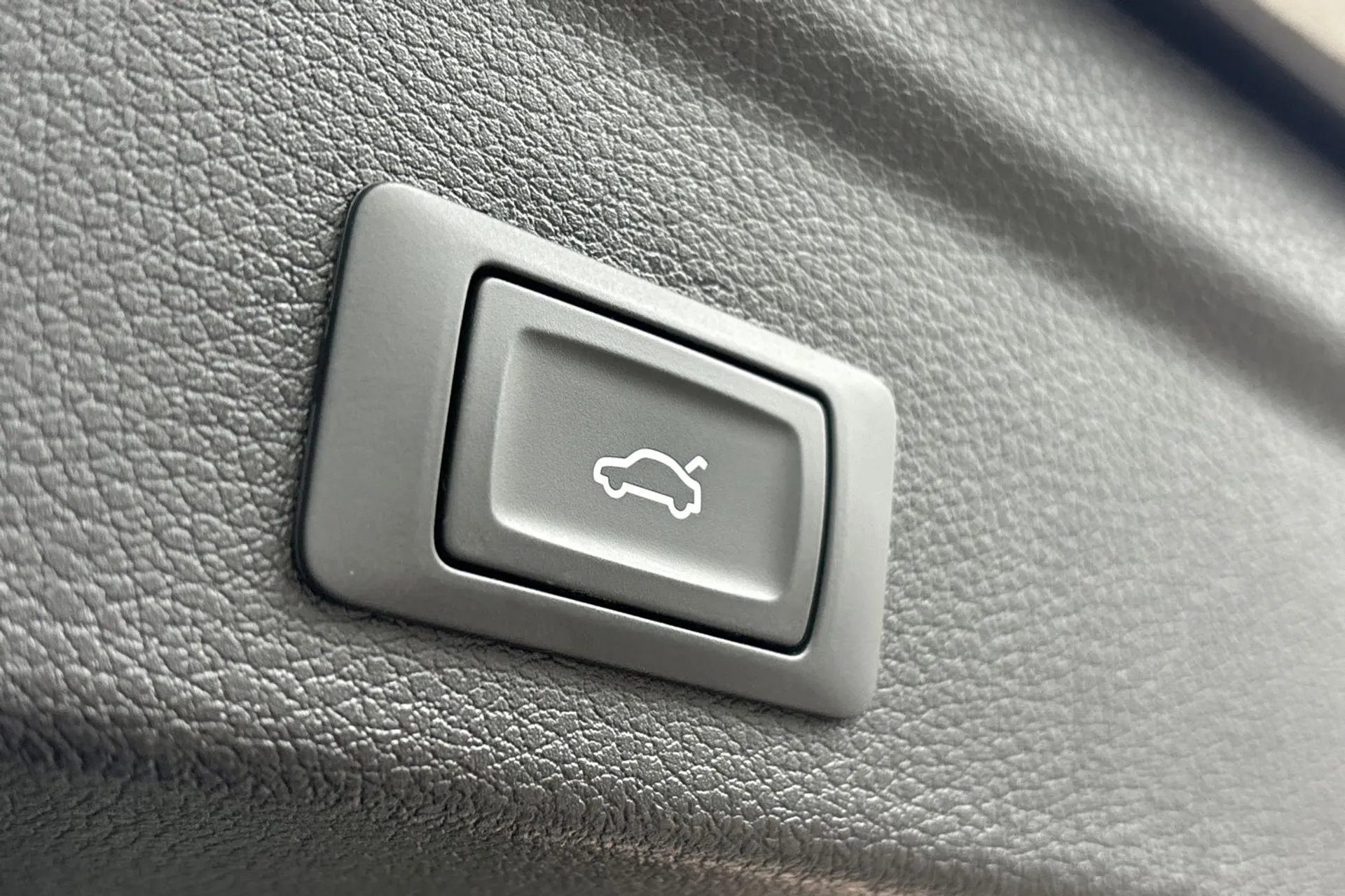Audi Q3 thumbnail image number 19