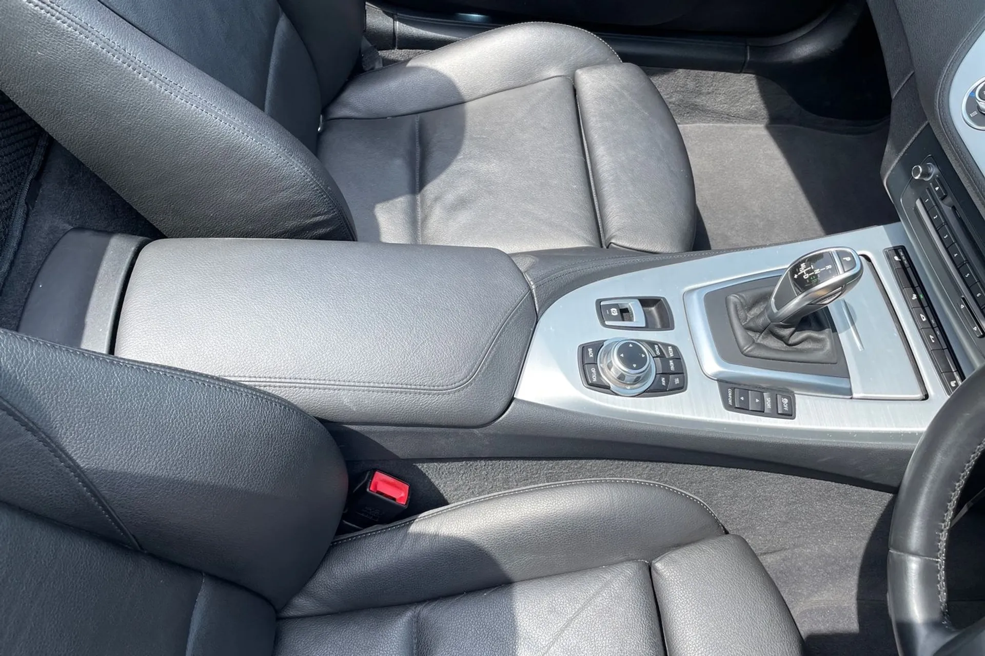 BMW Z4 thumbnail image number 42