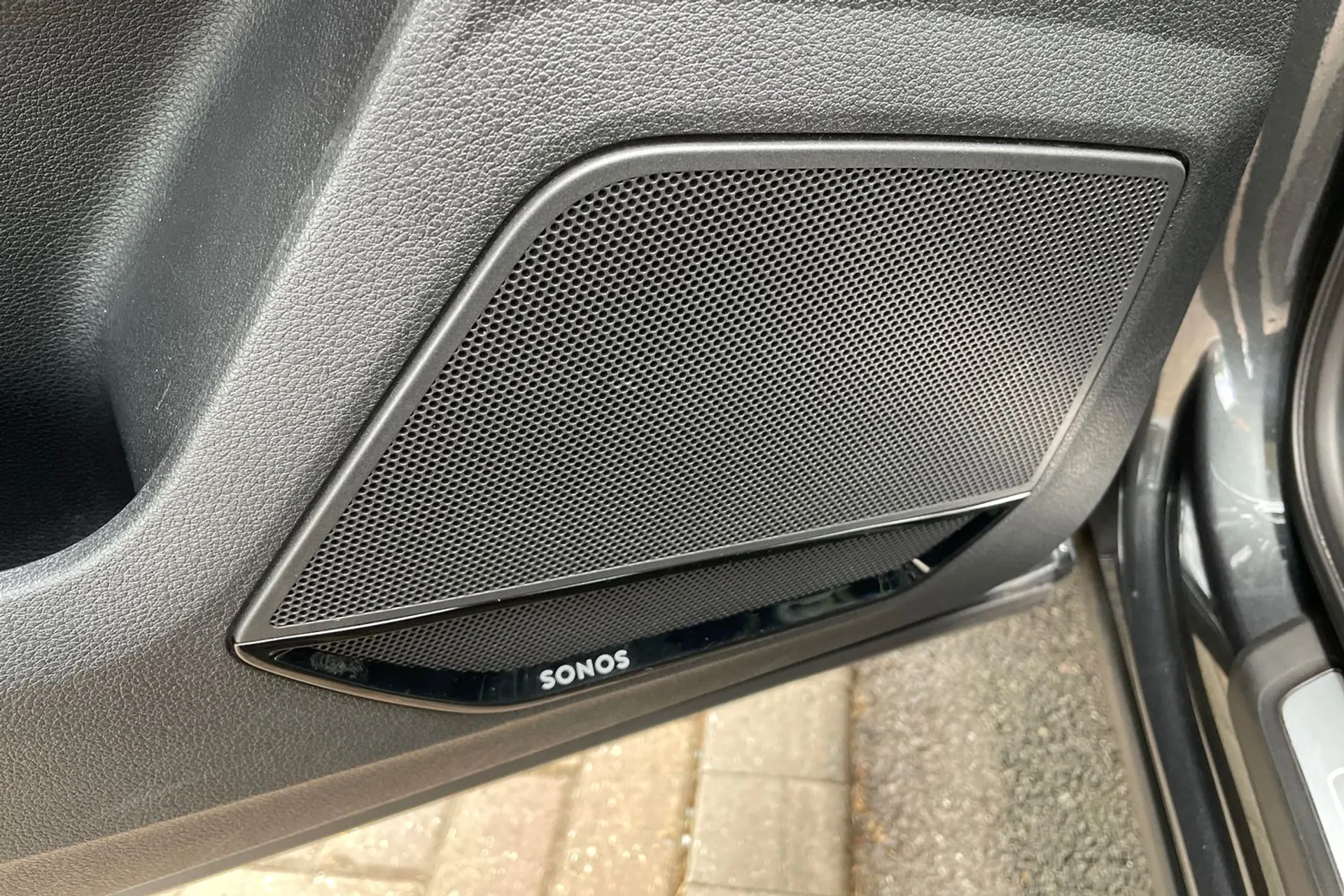 Audi Q3 thumbnail image number 28